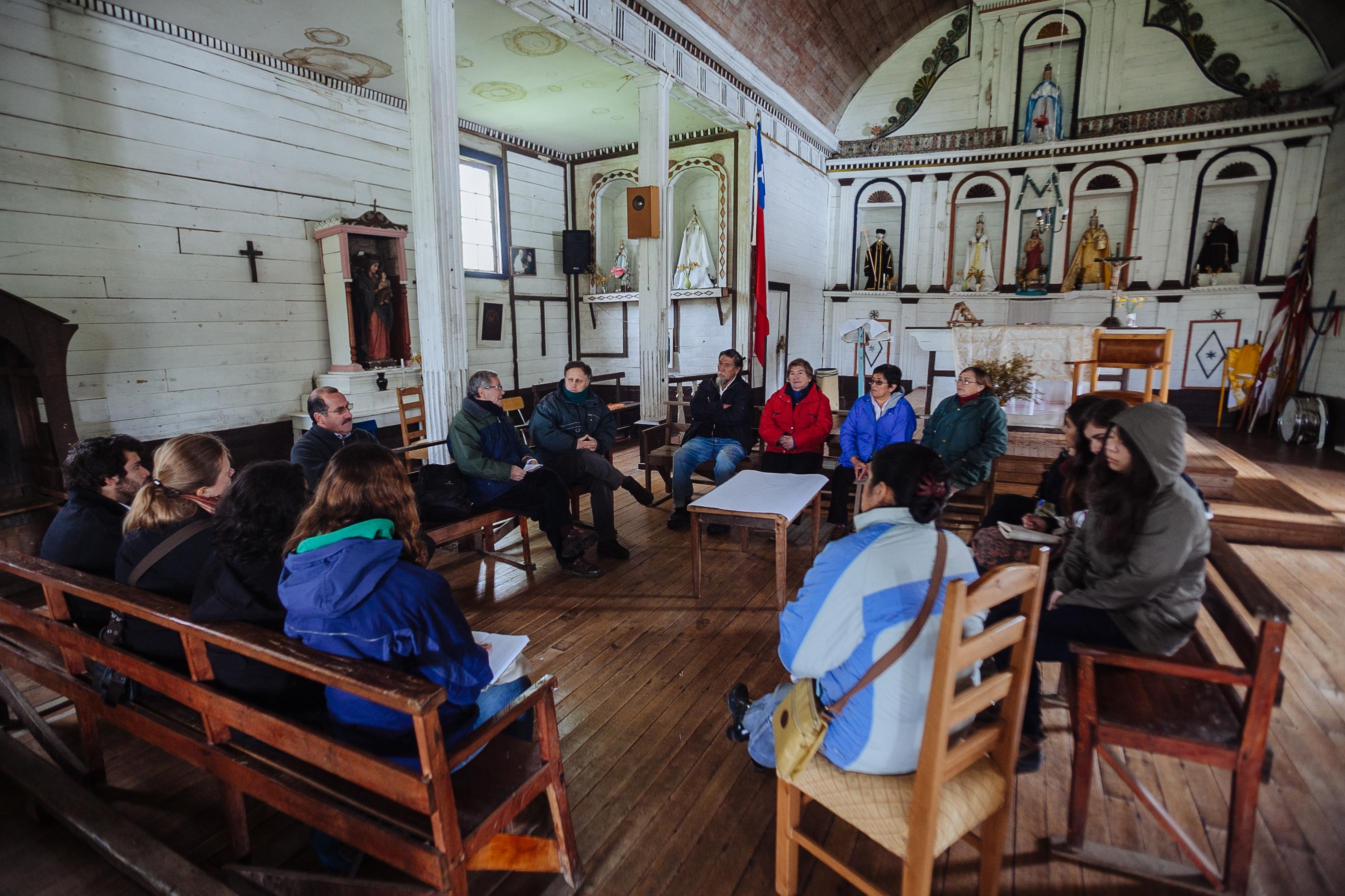 Reunión del Programa con la comunidad en la iglesia de Ichuac