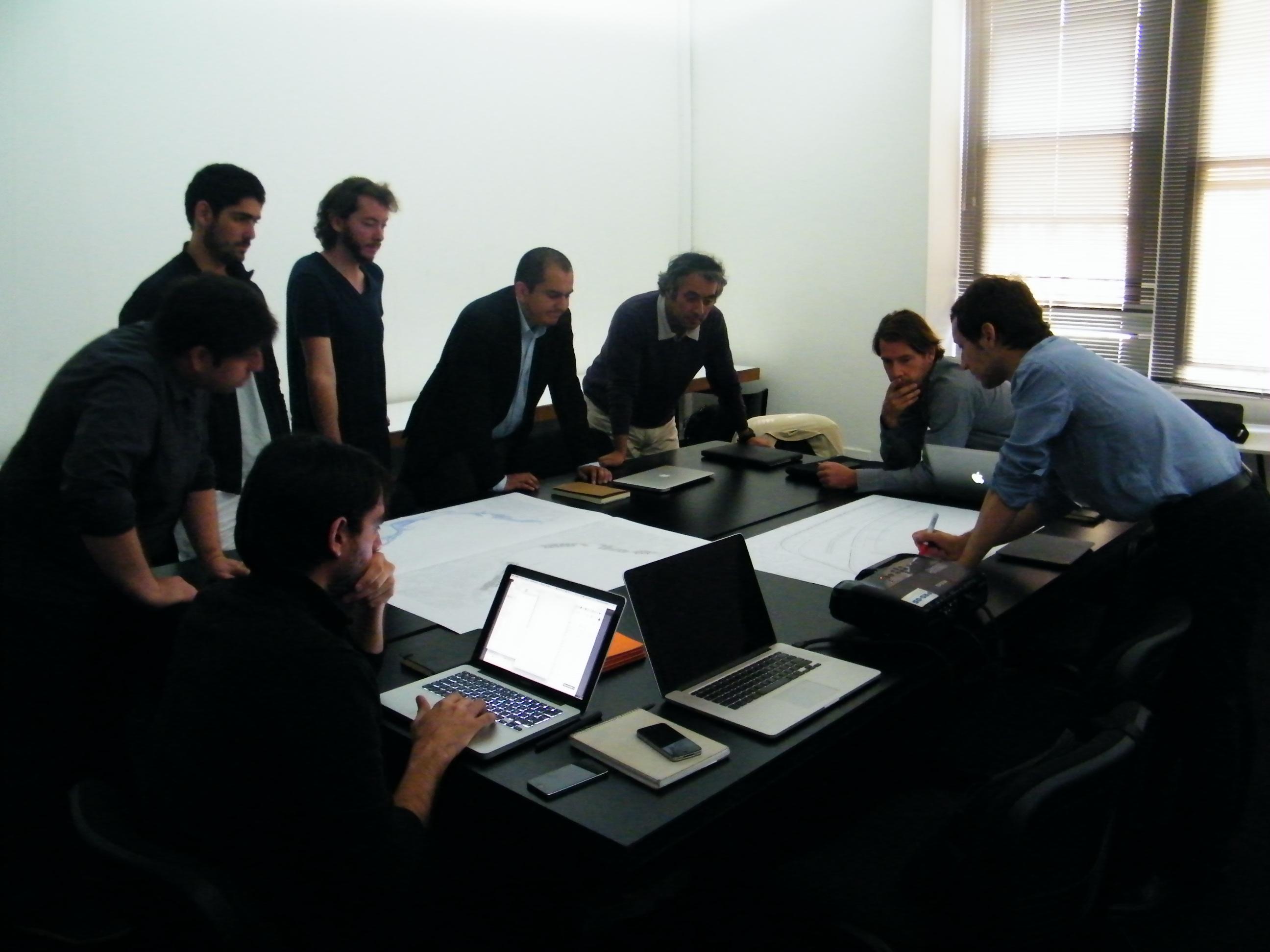 Reunión de académicos de las cuatro universidades en la FAU