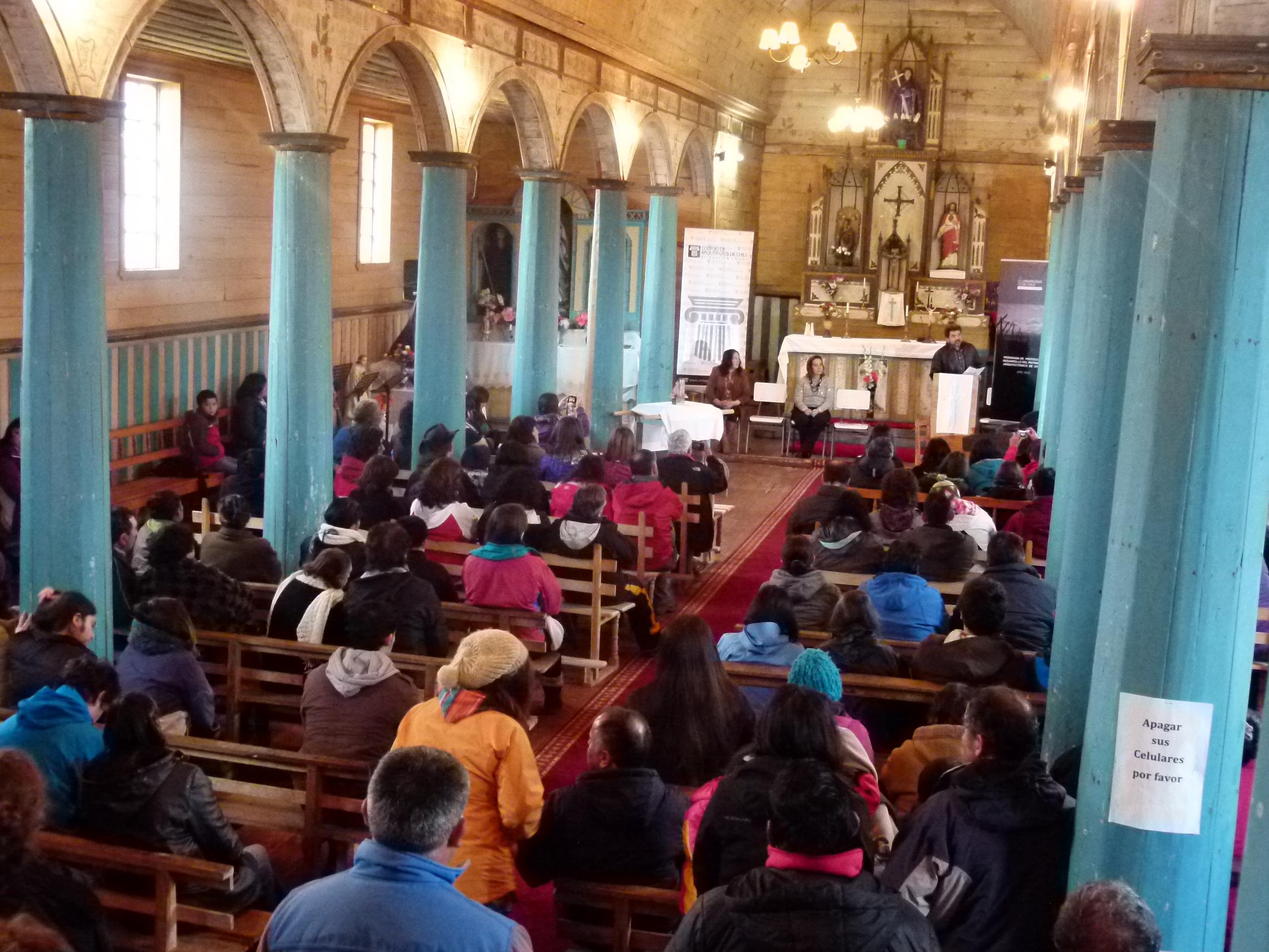 Ceremonia de entrega del premio en iglesia de Aldachildo