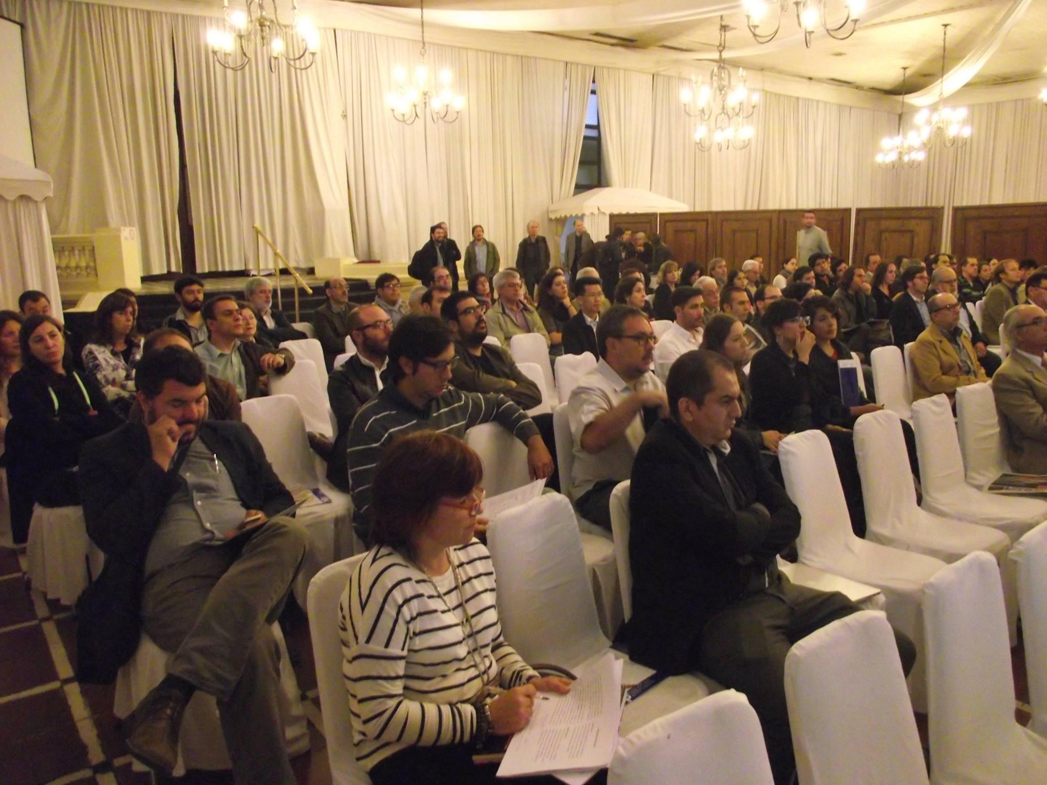 Académicos de la FAU durante la jornada.