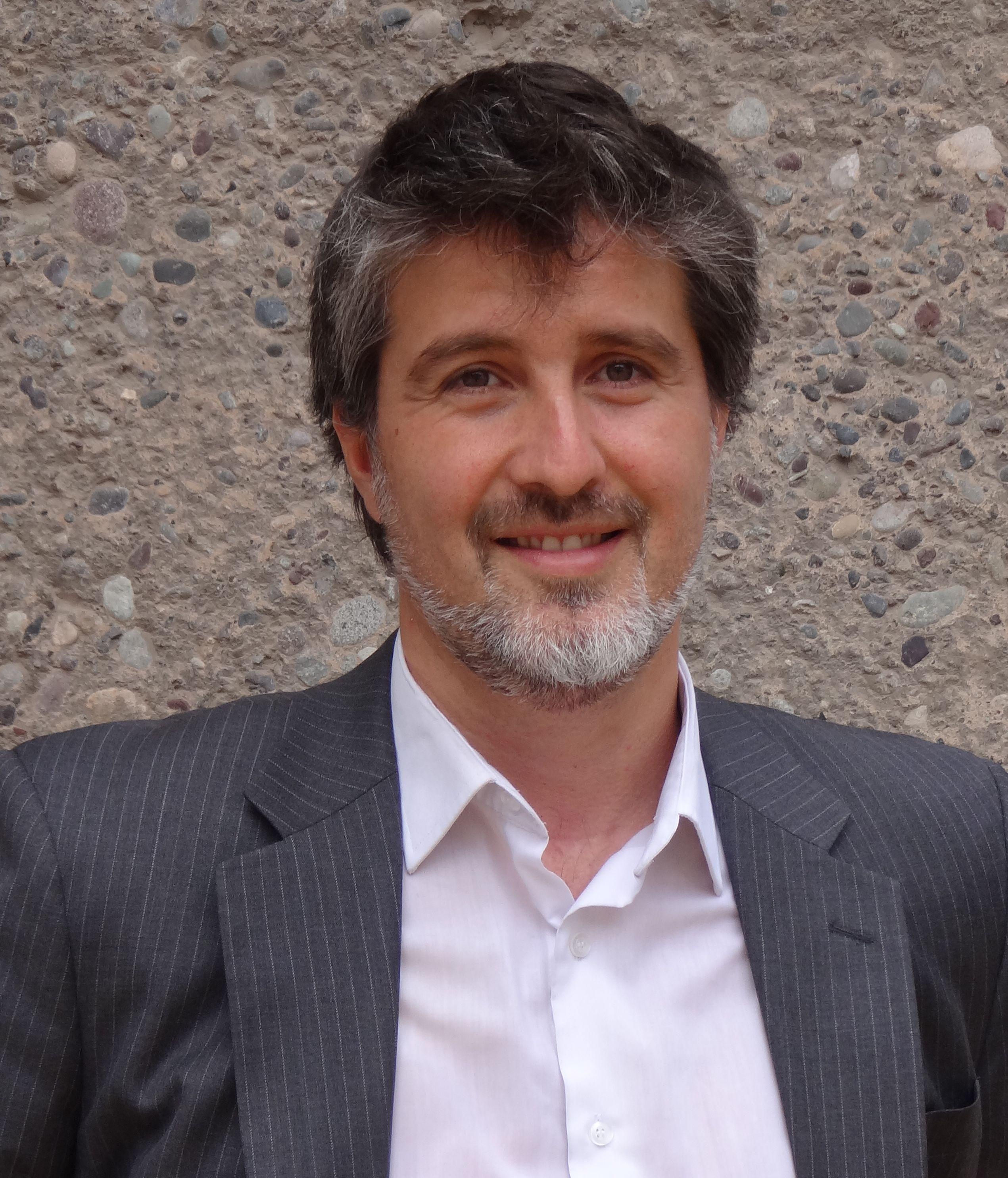 Profesor Ernesto López.