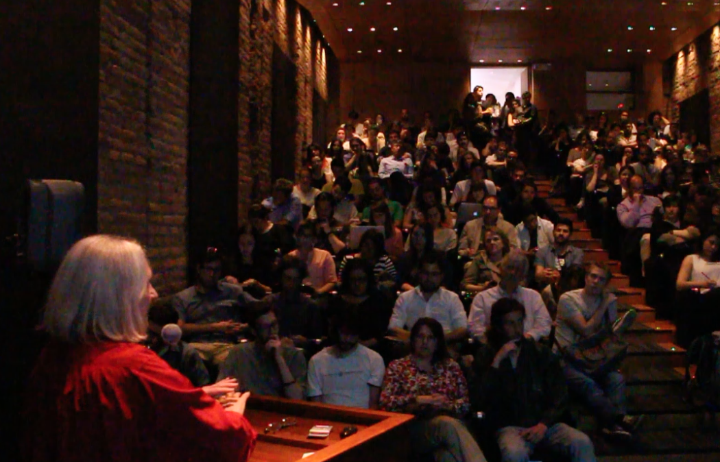 Una masiva asistencia de público marcó la jornada en el auditorio FAU.