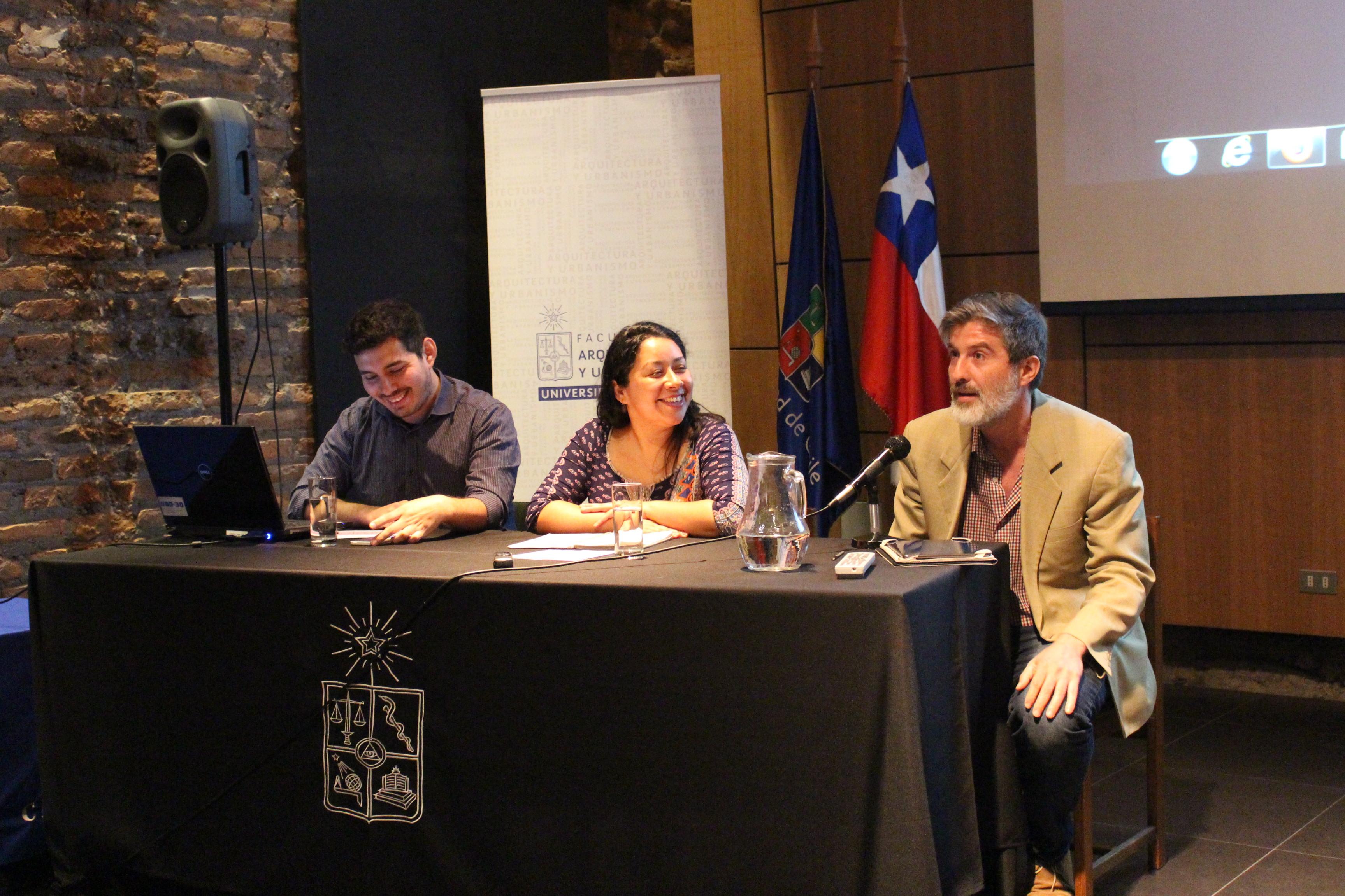 Profesor Ernesto López comentó en la actividad.