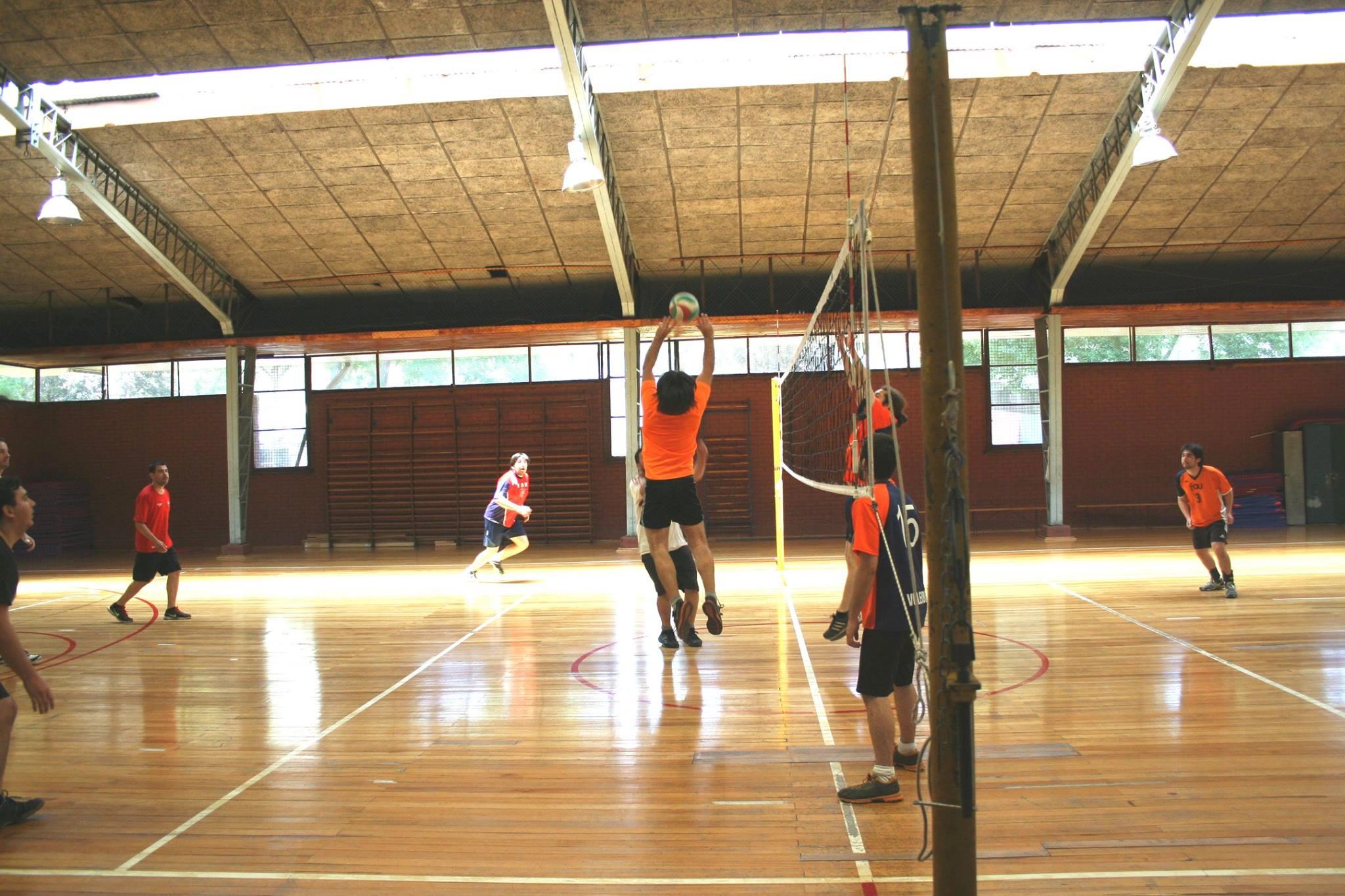 Jornada contó con partidos amistosos entre distintas generaciones.