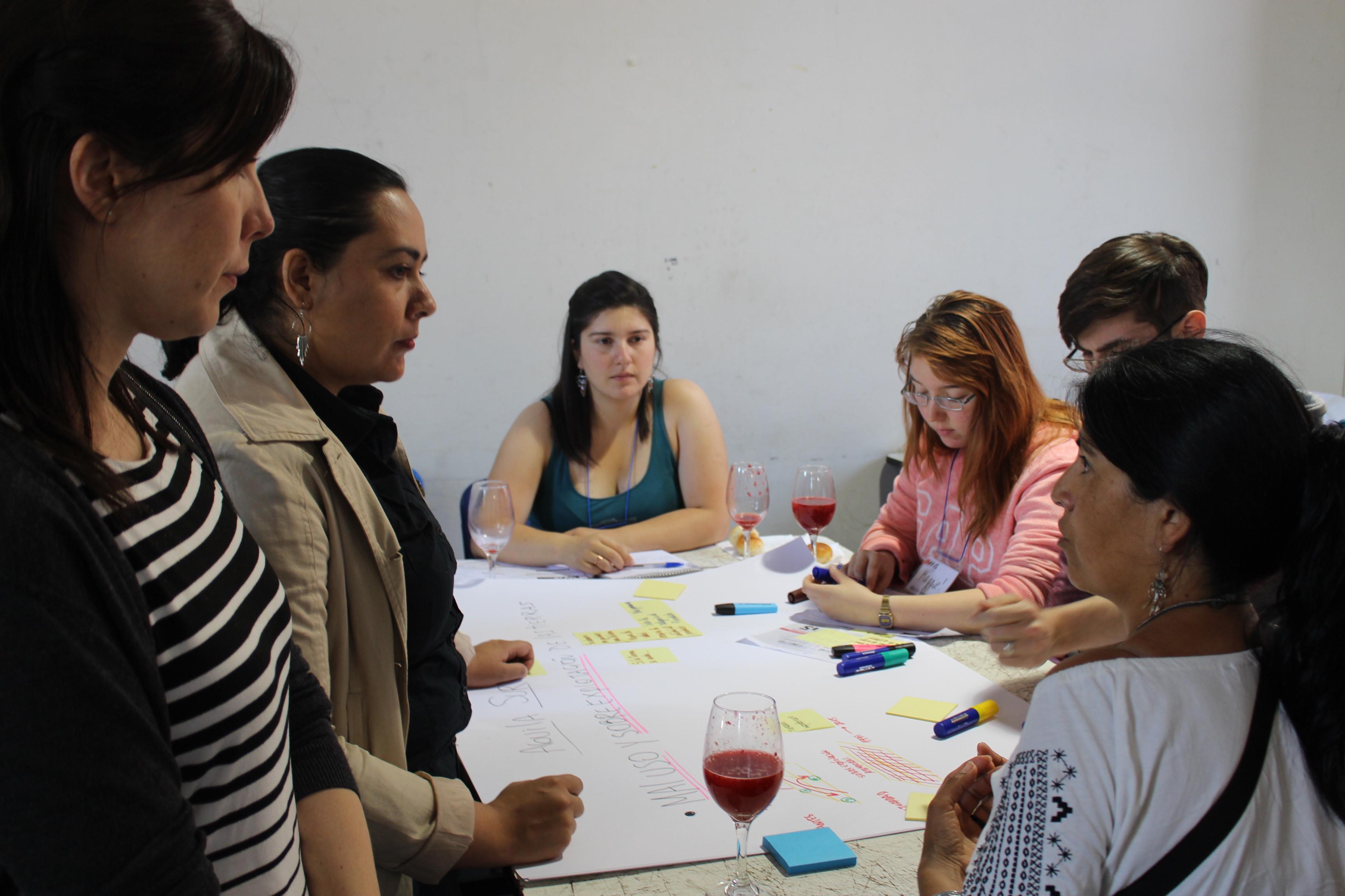 Los representantes de "casos ejemplares", guiaron a los participantes durante las sesiones de trabajo.