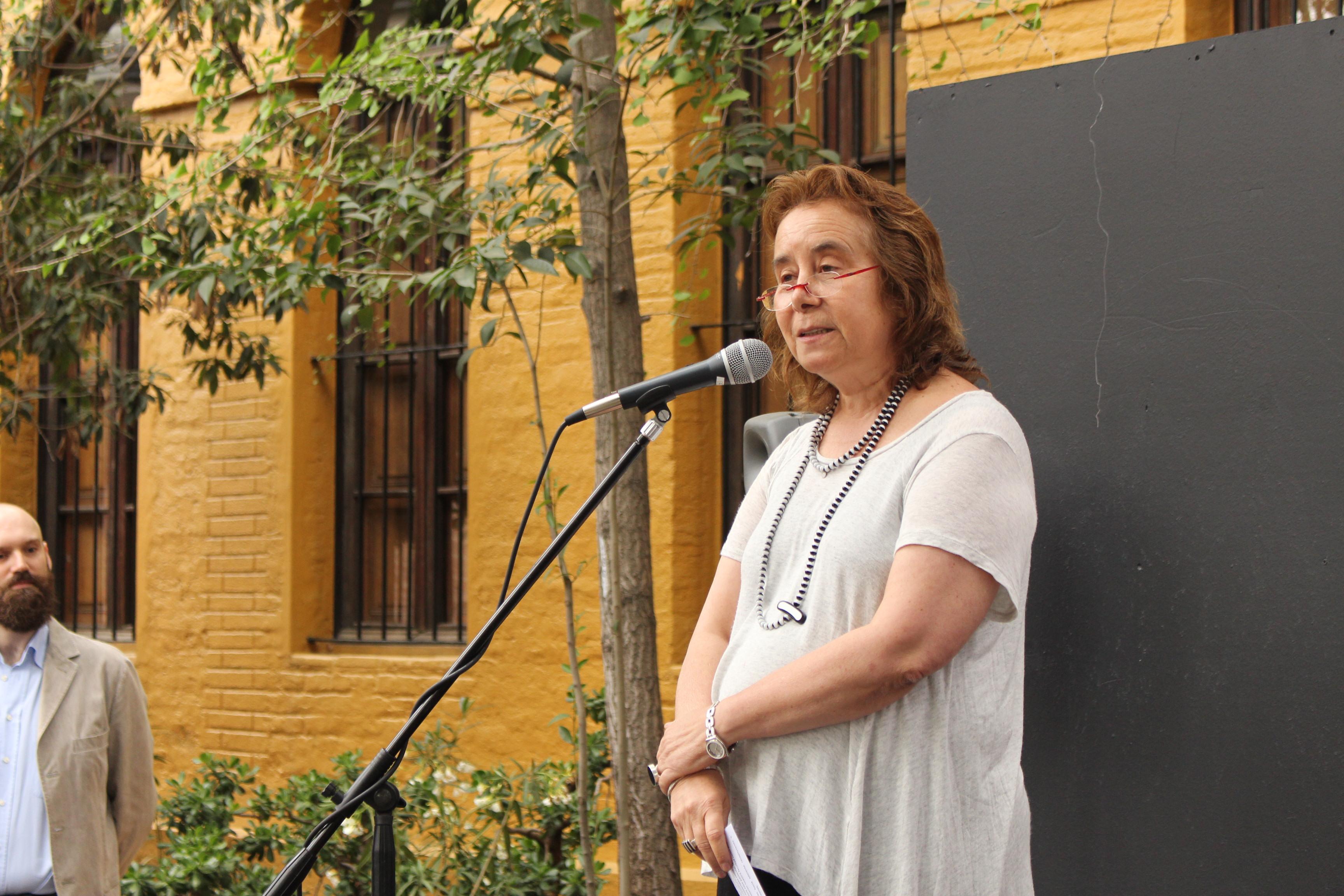 Decana Marcela Pizzi entregó su mensaje de bienvenida para inaugurar el año.