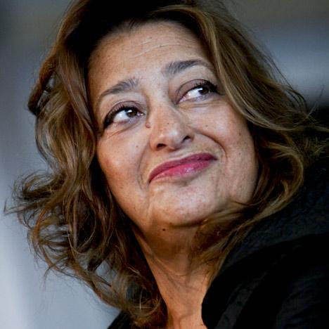 En 2004 Zaha Hadid se convirtió en la primera arquitecta en obtener un Premio Pritzker.