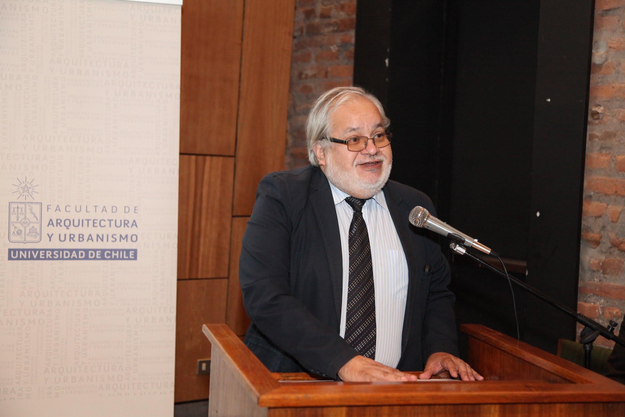Juan Carlos Lepe, director de Extensión FAU.
