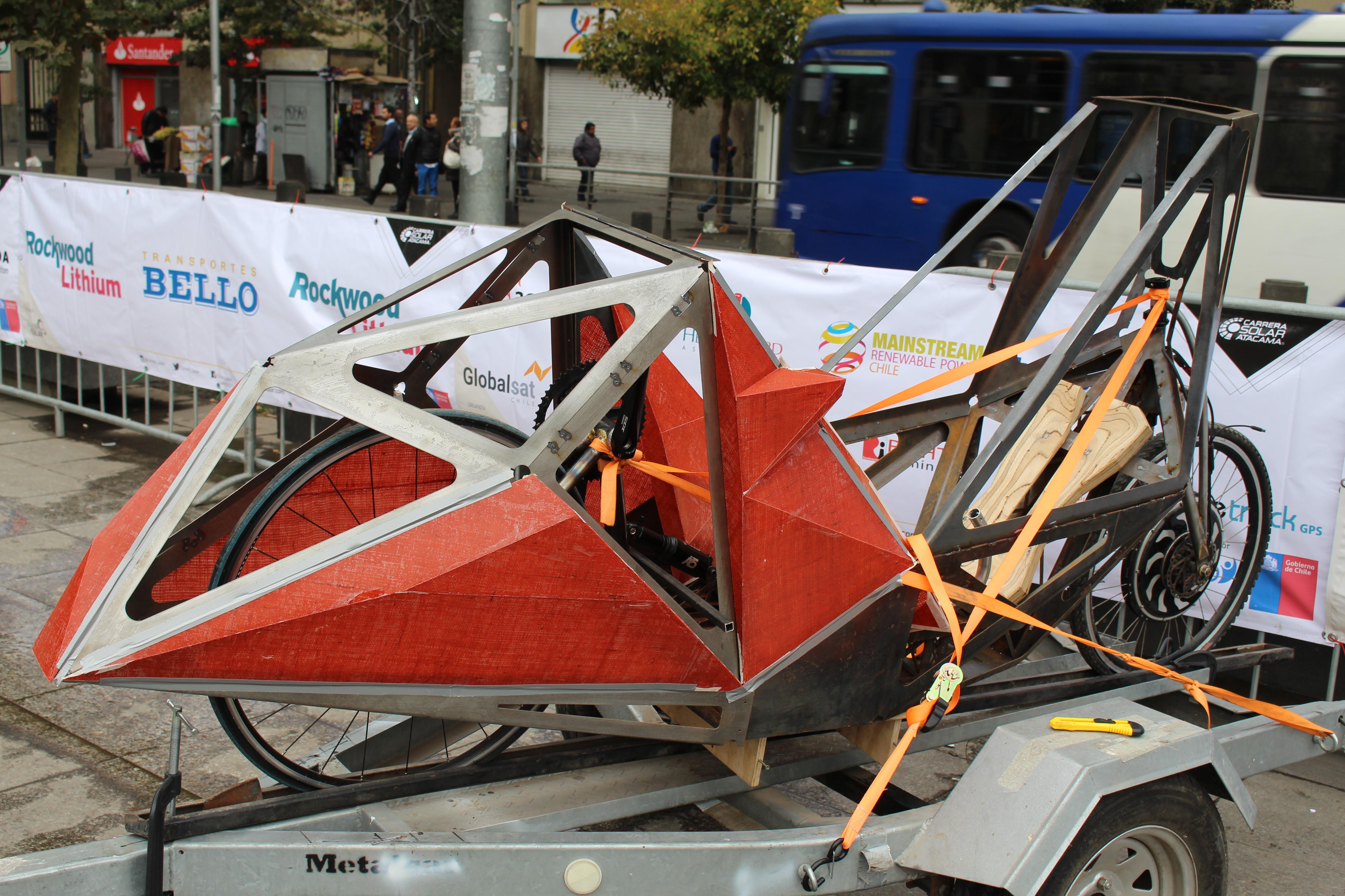 El vehículo fue llevado al lanzamiento de la Carrera Solar 2016.