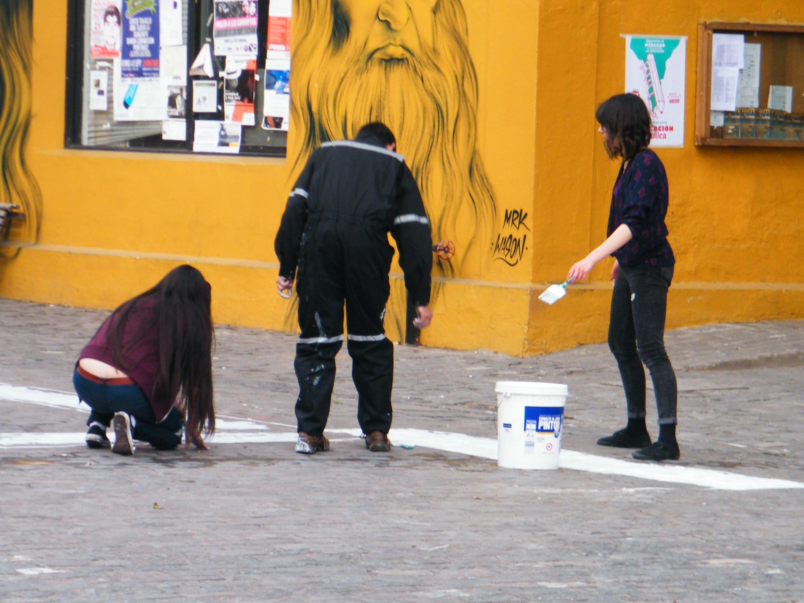 Estudiantes de la FAU pintaron en 2015 un plano en escala 1:1 de la planta de la Casa Errázuriz.