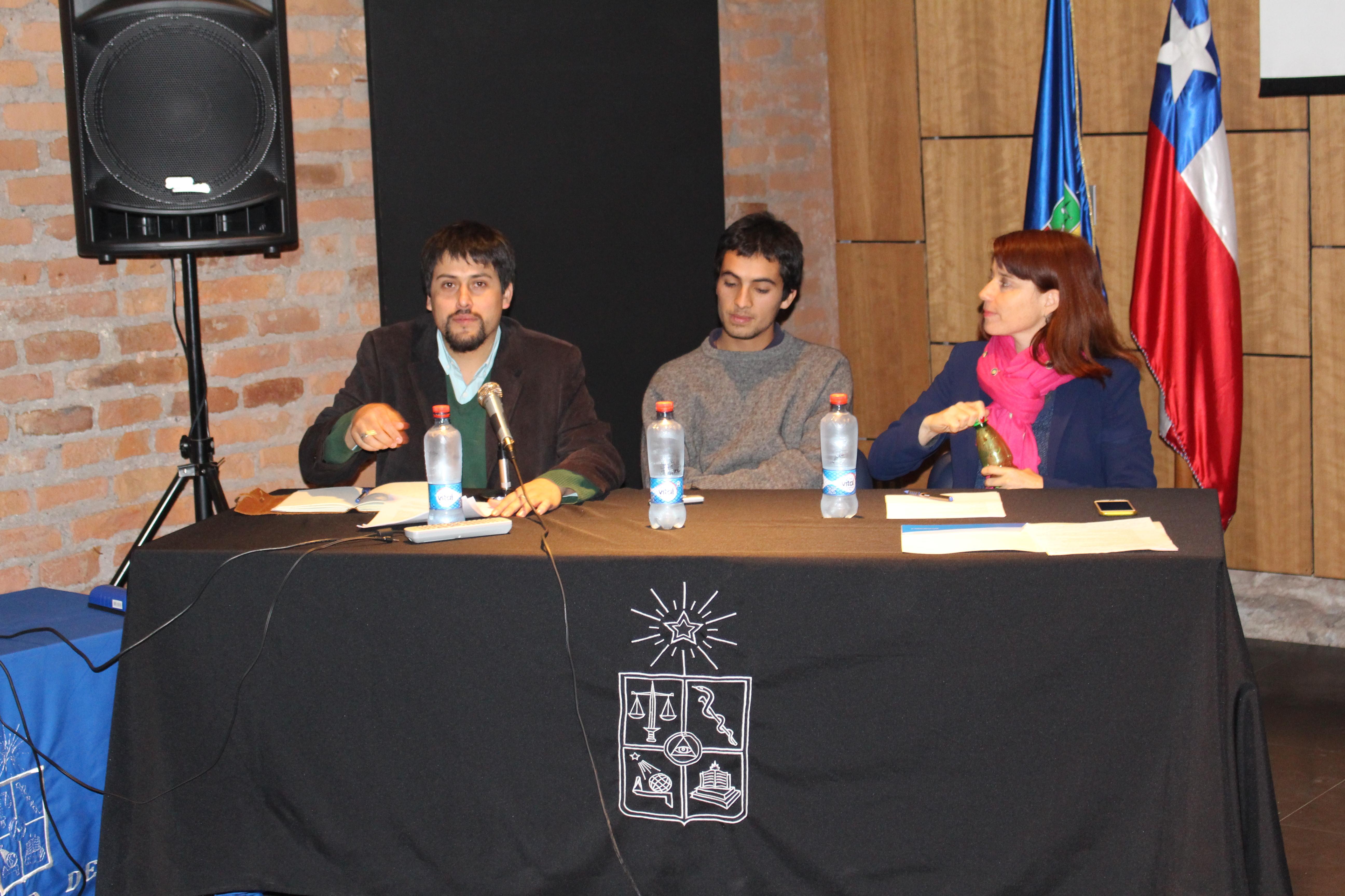 Fernando Pairicán, Alfonso Robledo y Yasna Contreras.