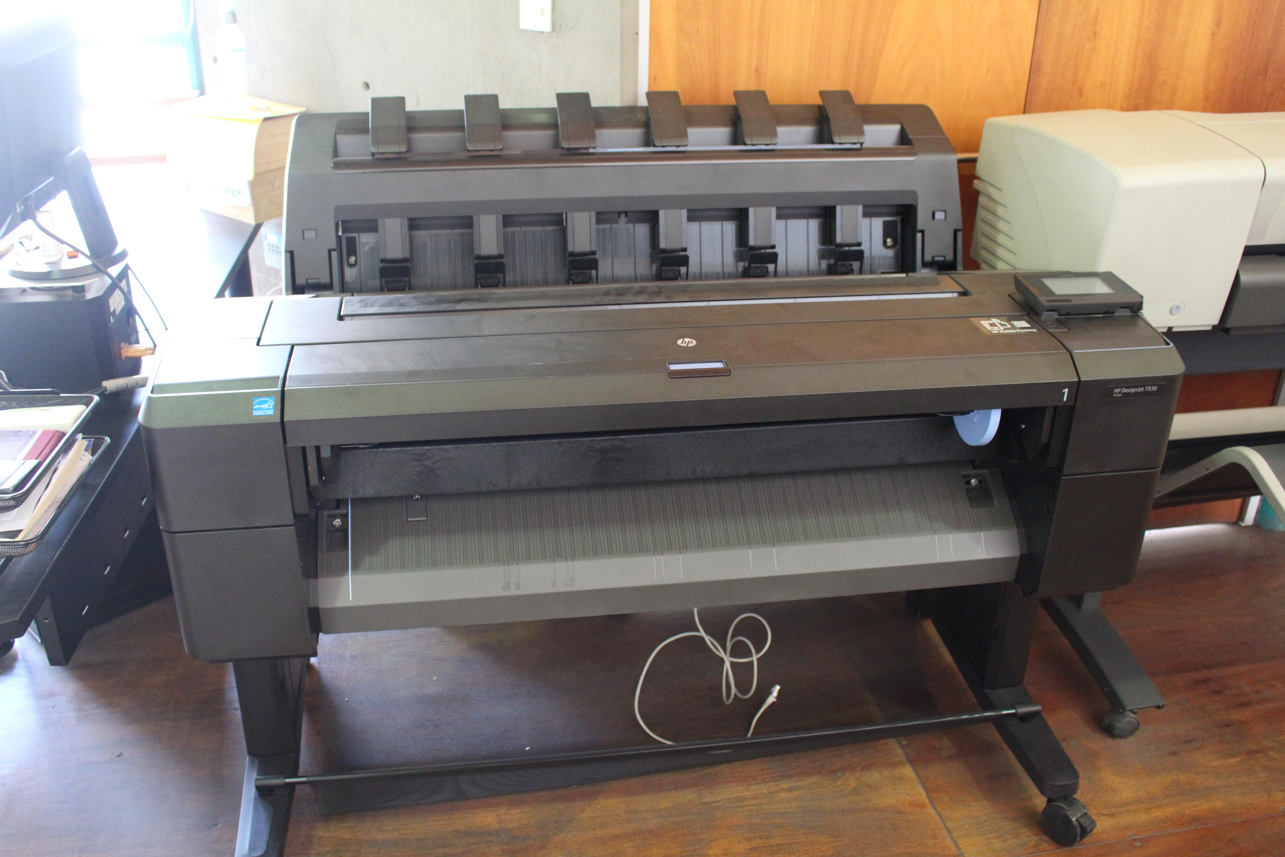 Nuevo Plotter HP que funcionará en el Centro de Impresión.