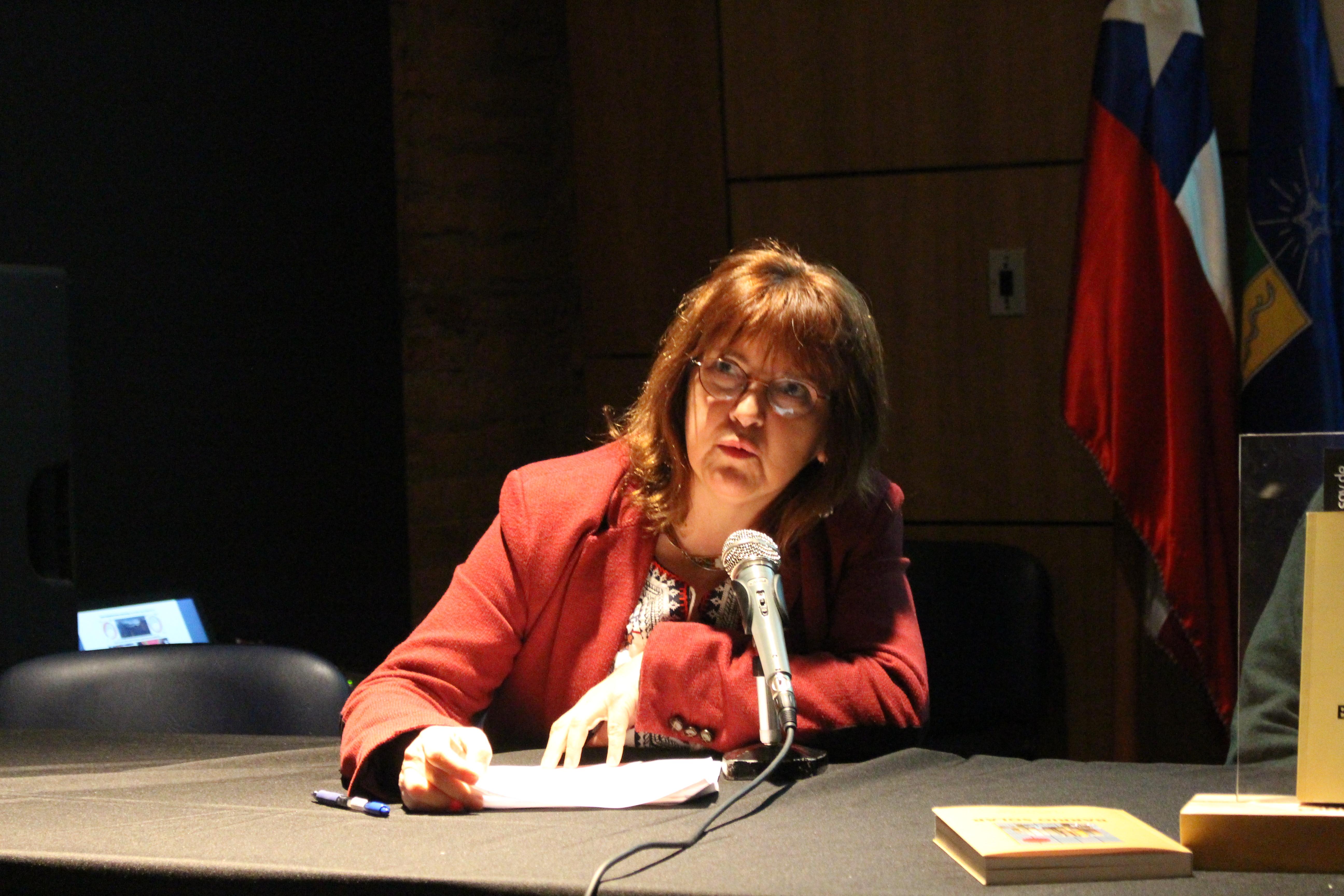 Dra. Luz Alicia Cárdenas Jirón, académica del Departamento de Urbanismo FAU lanzó el libro "El Barrio Solar"