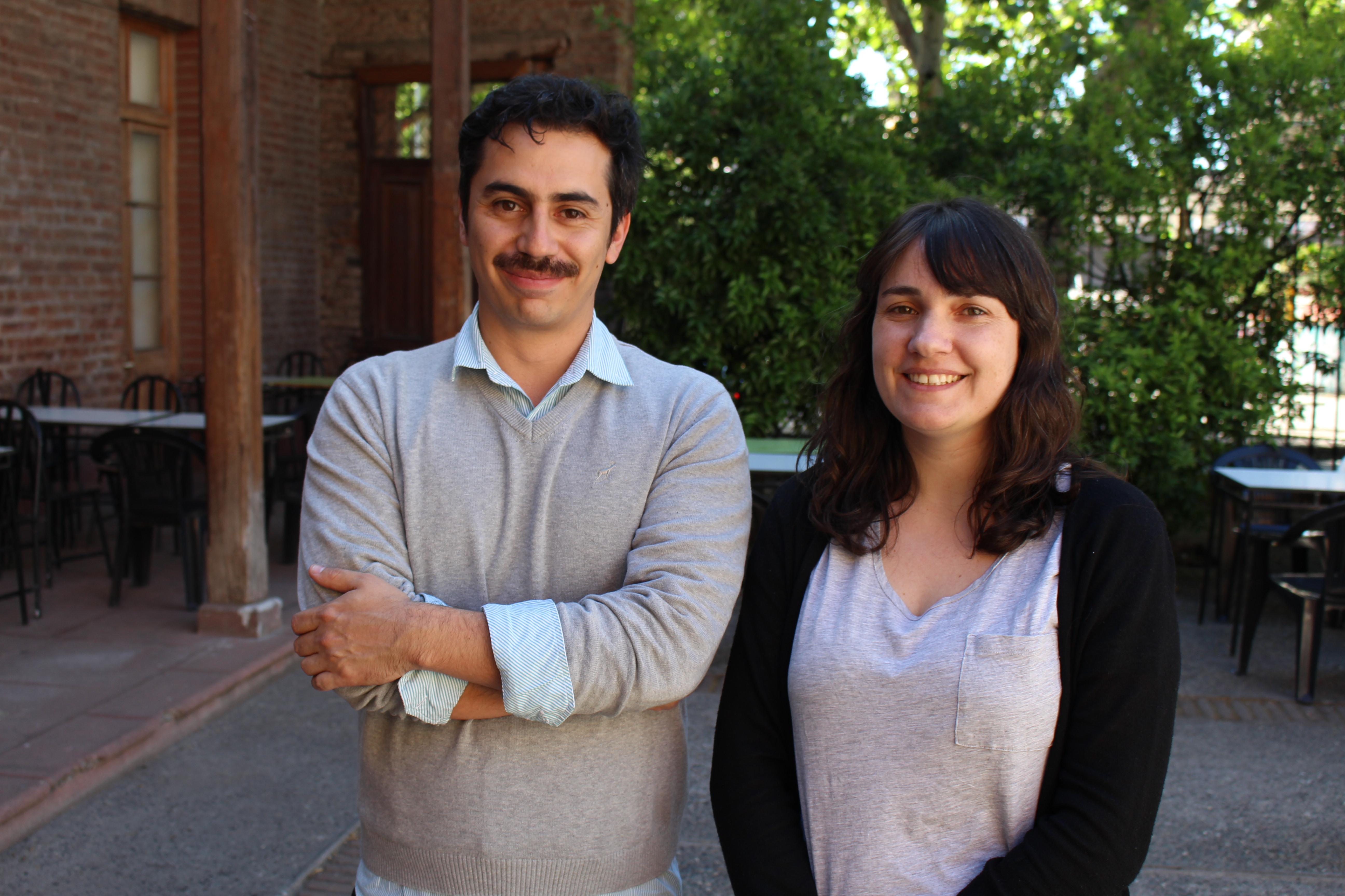 Profesores Juan Pablo Urrutia y Pamela Smith.