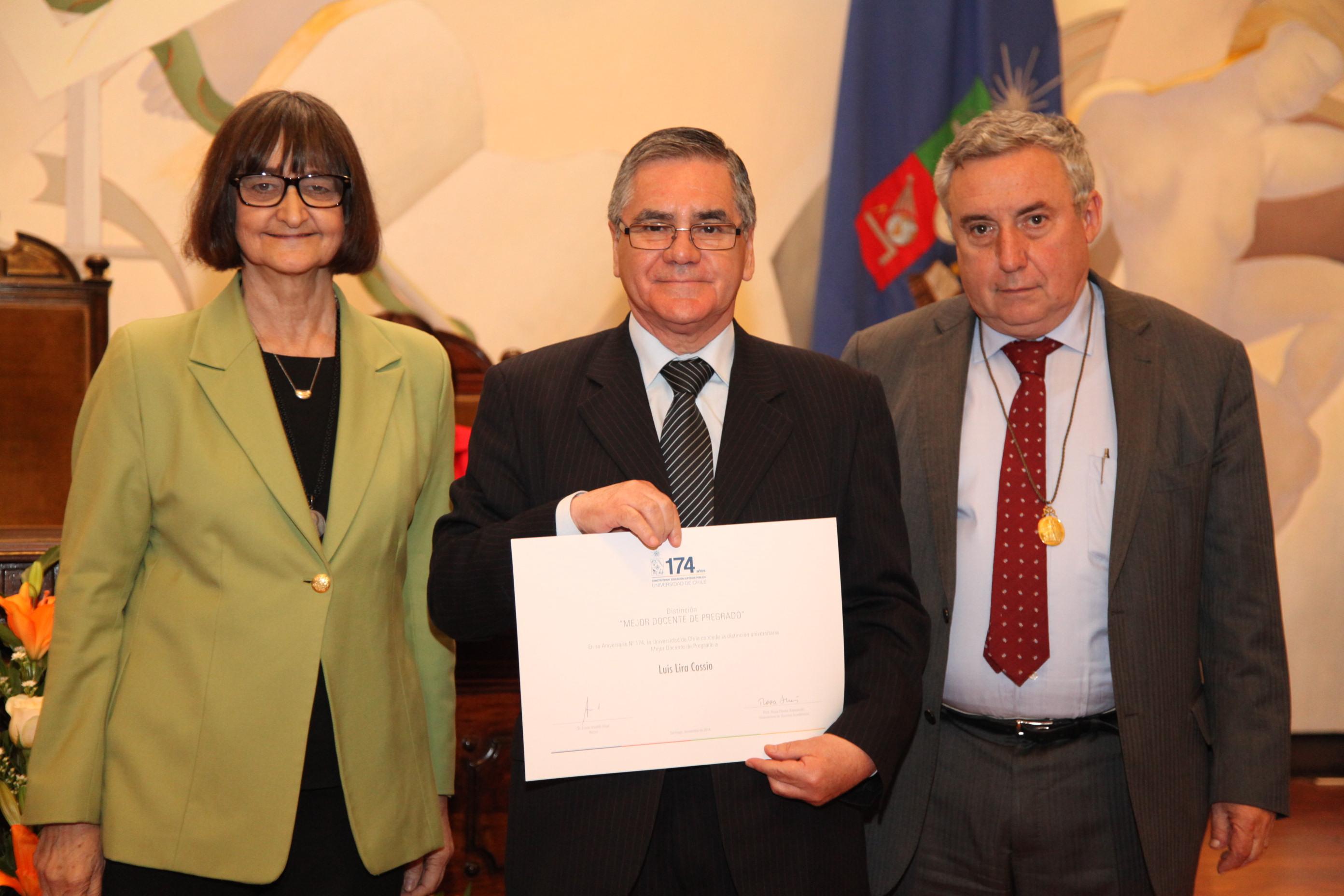 Profesor Luis Lira fue el docente de Geografía premiado.