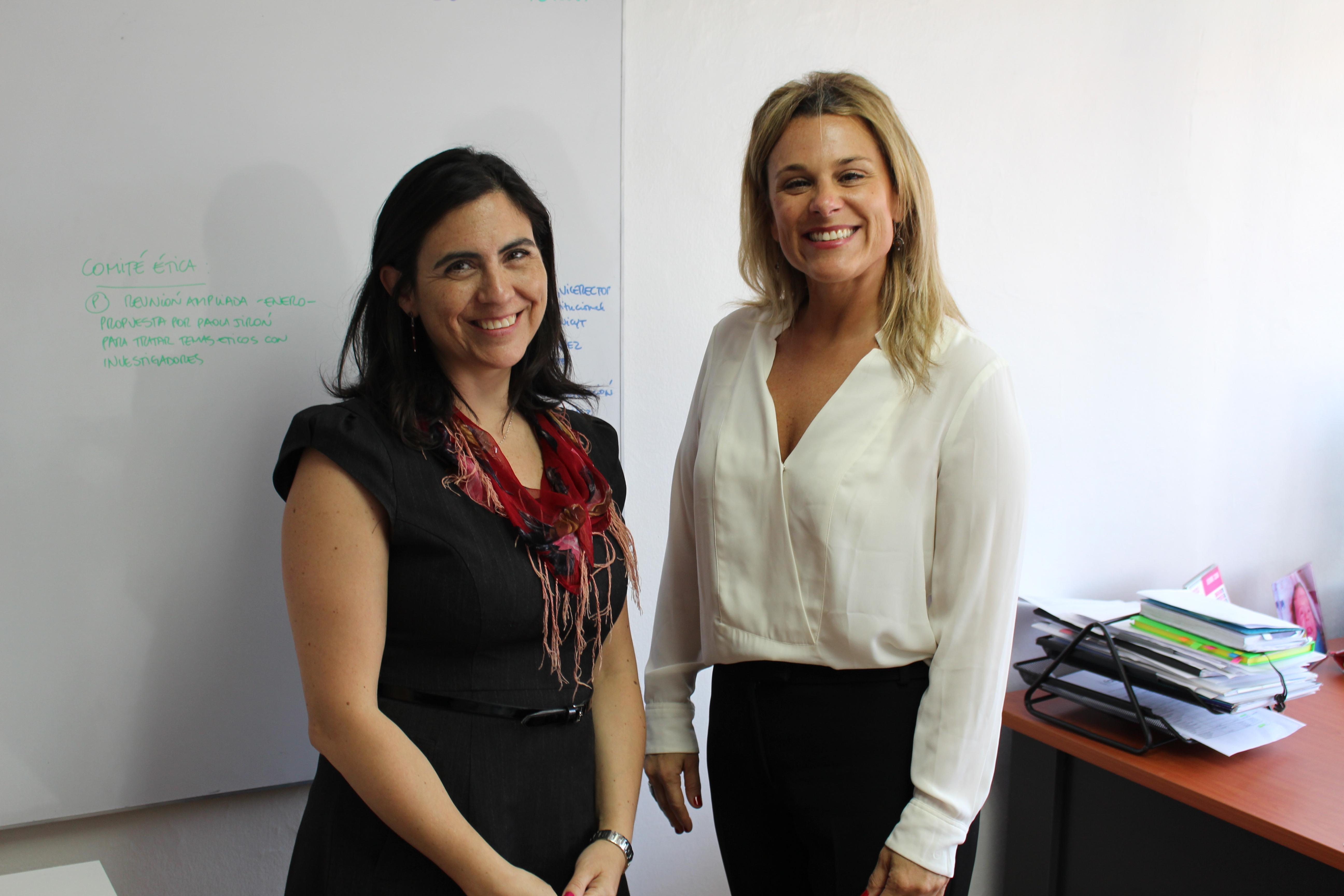 Profesora Andrea Wechsler, directora del congreso; junto a la Dra. Christine Steinmetz, profesora visitante en la FAU.