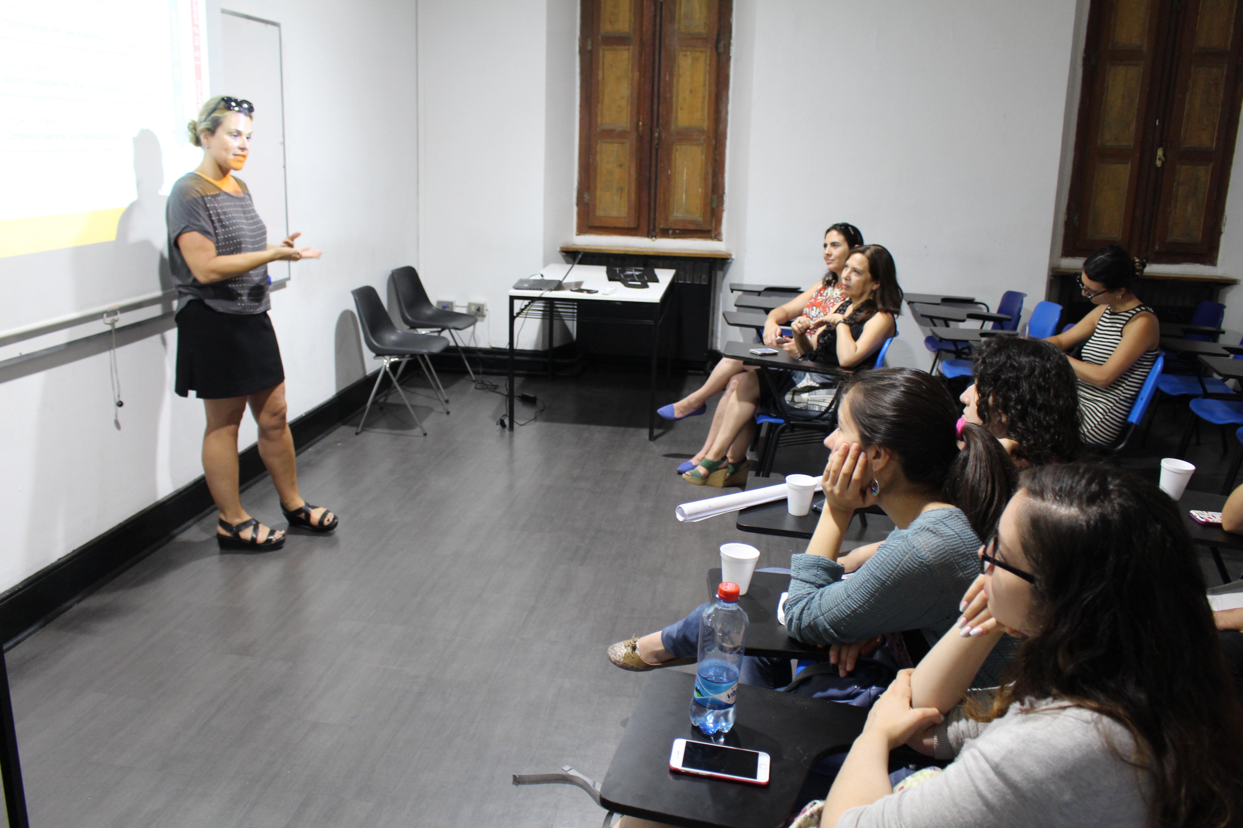 Charla "Postgraduate research, creating a research culture with students".