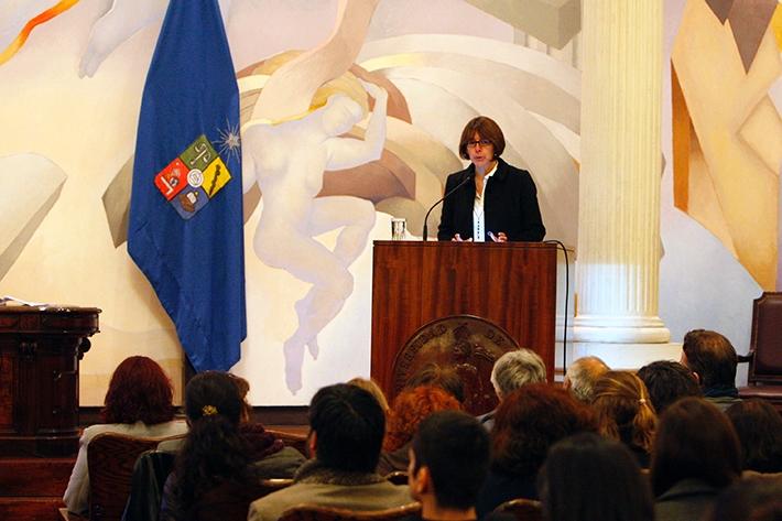 María Cecilia Bravo, secretaria Ejecutiva de la Cátedra Michel Foucault, manifestó que hoy la discusión en torno al concepto de lo político recobra una importancia fundamental.