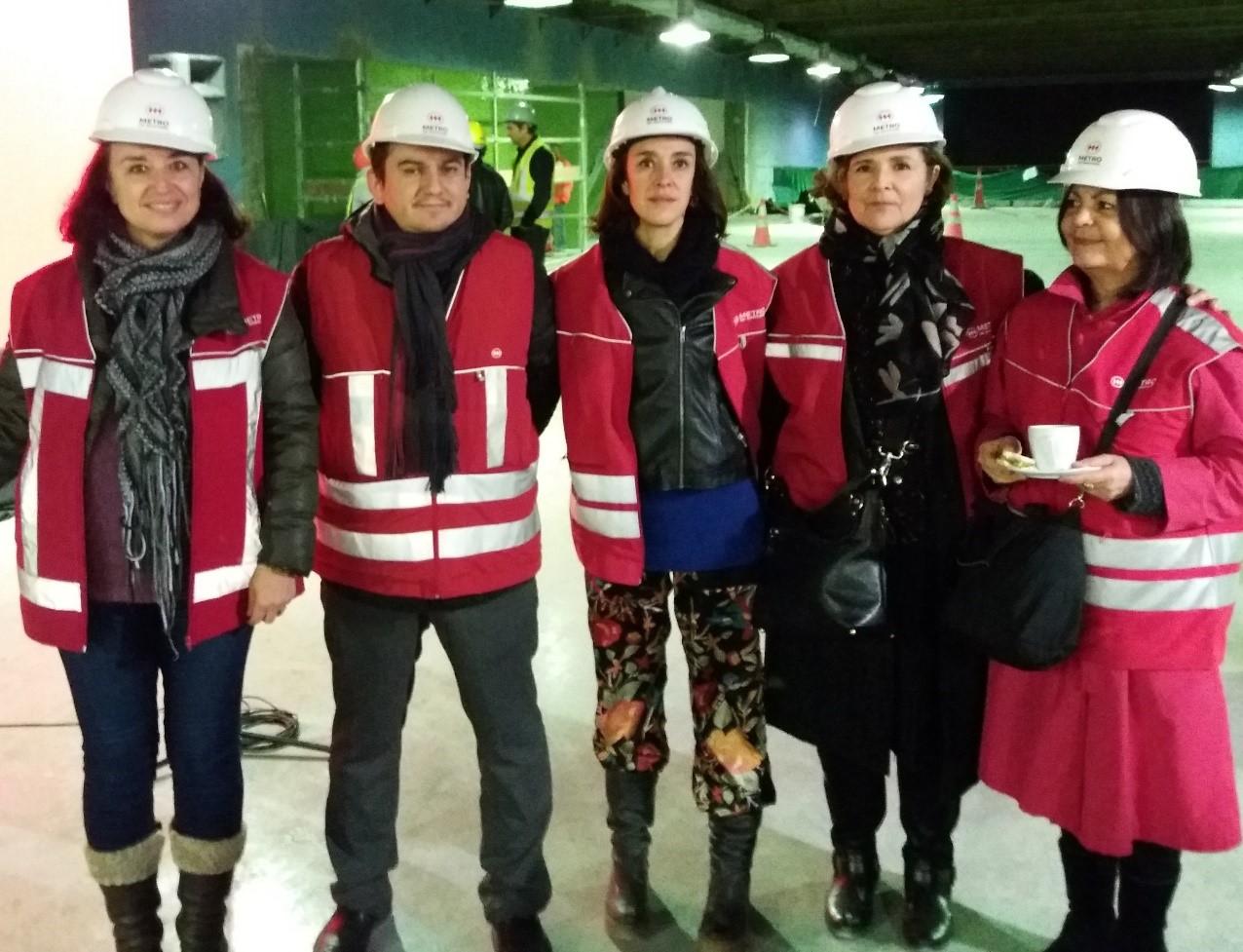 De derecha a izquierda, Gabriela Manzi, Alberto Fernández, Cecilia Wolff, M Isabel Pavez y M Patricia Henríquez