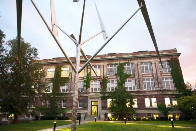 Fachada de la Facultad de Arquitectura del RPI