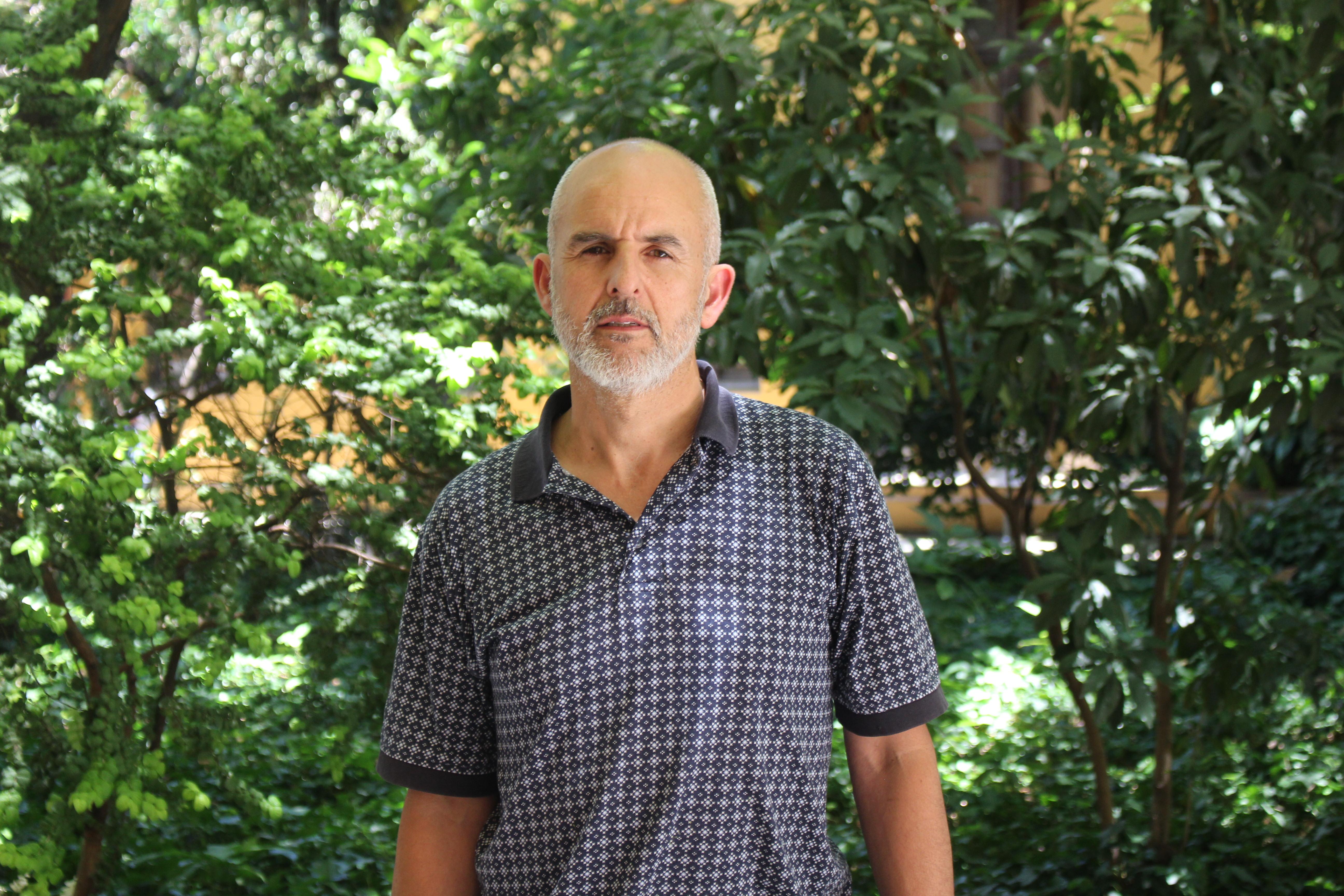 Fernando Dowling, académico FAU e integrante del equipo ganador en la XX Bienal de Arquitectura con el proyecto "100 Aulas de clases para refugiados".
