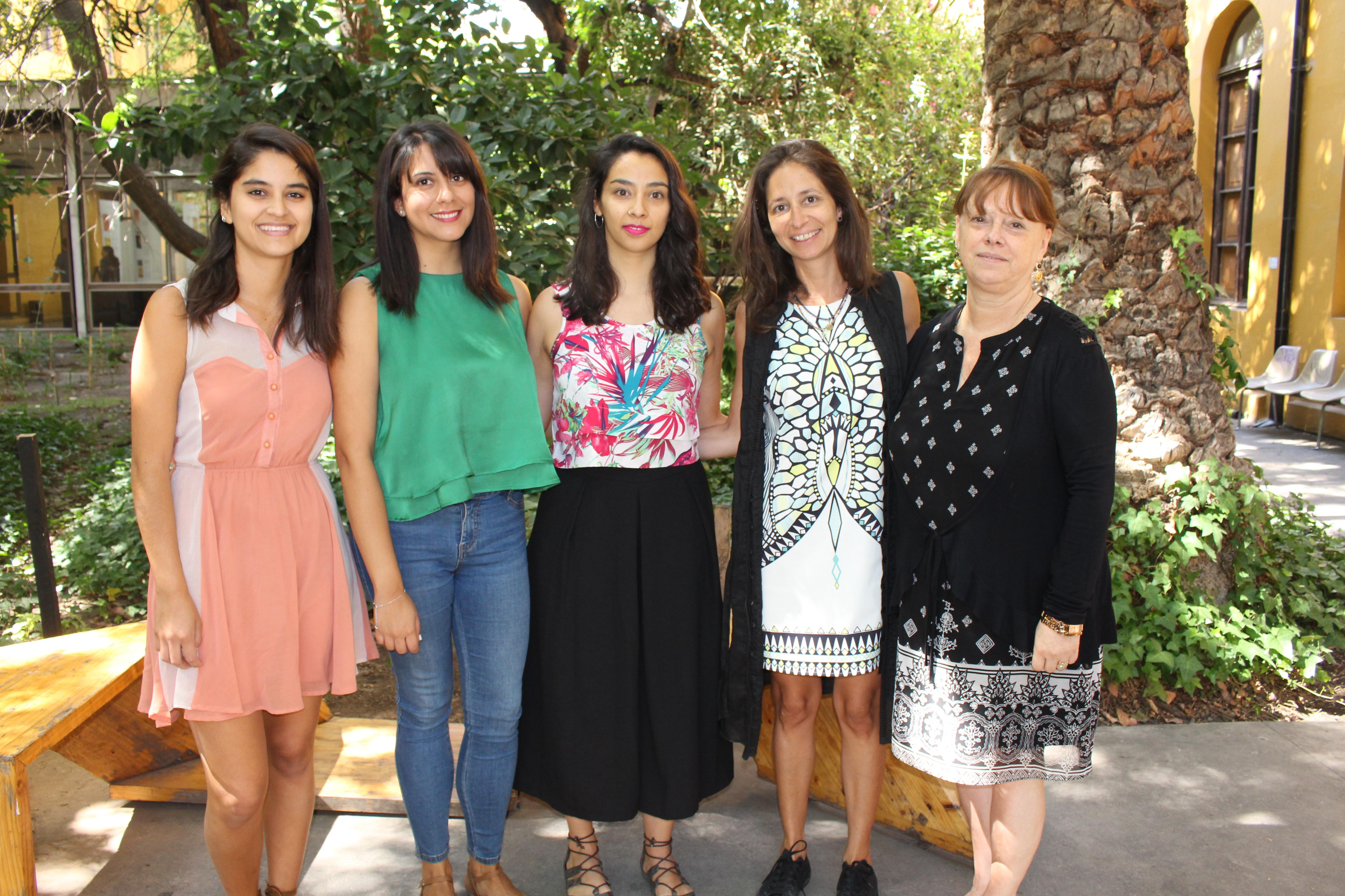 Parte del Equipo de Graduadas junto a la Directora de Postgrado FAU, Prof. Mirtha Pallarés