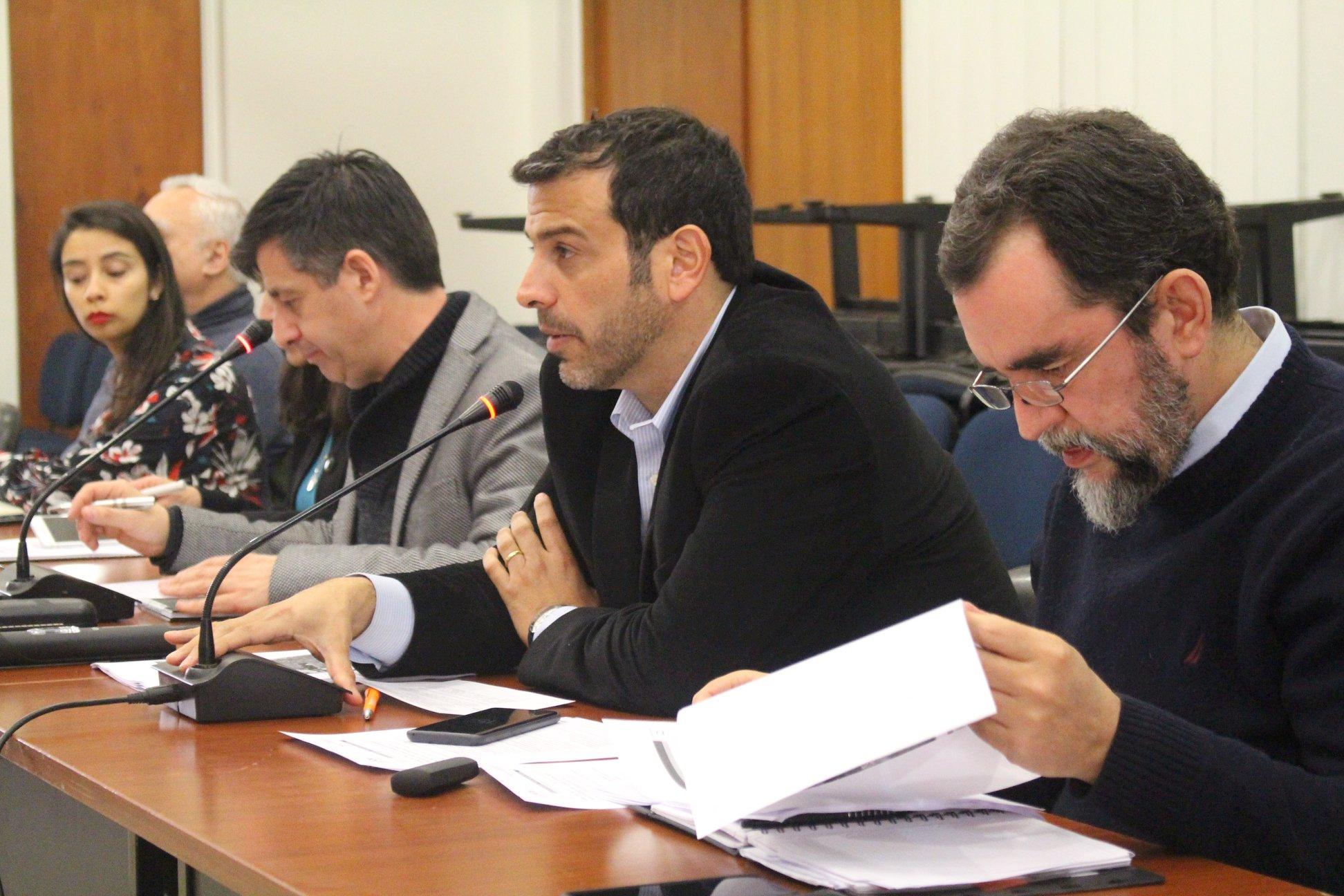 El alcalde de Estación Central, Rodrigo Delgado, destacó la "mirada actualizada de la academia" que ofrecieron los estudiantes del Magíster.