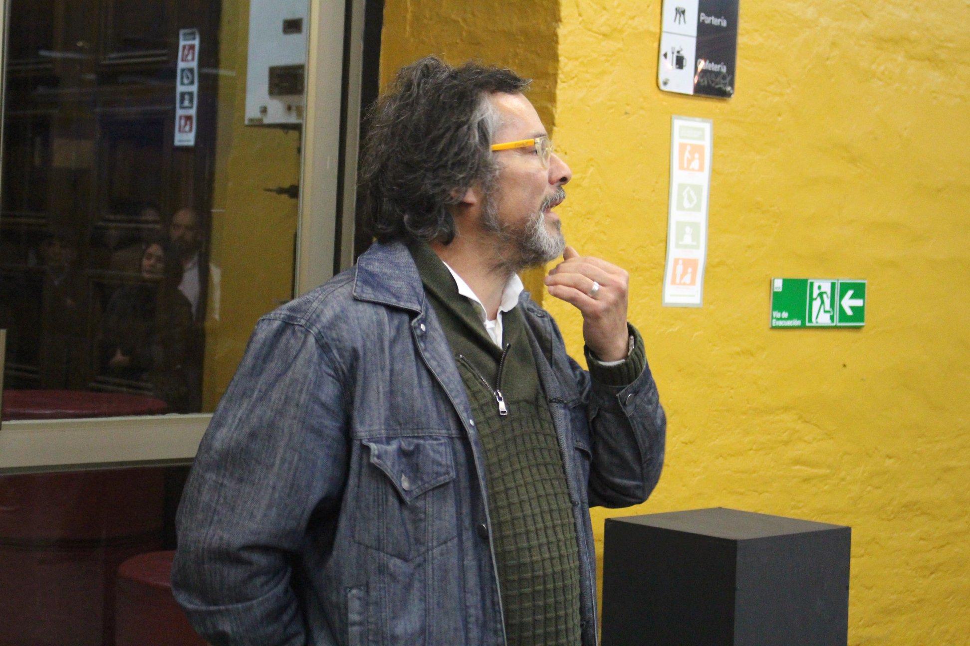 El académico de Diseño FAU, Iván Méndez organizó essta exposición en el marco de una investigación sobre memoria y territorio corporal.