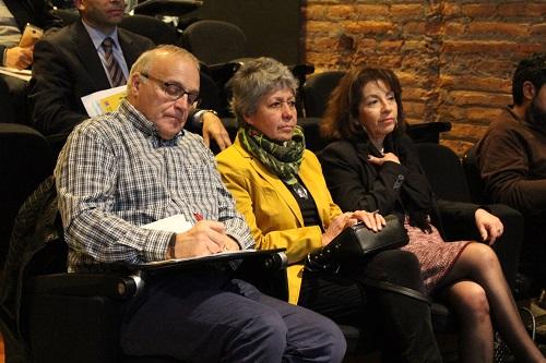 Fernando Pindado, Viviana Fernández y Directora de Escuela de Postgrado FAU, María Victoria Soto