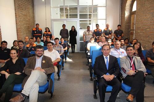 Autoridades de ONEMI y de FAU, junto a los participantes del segundo taller realizado los días 30 y 31 de octubre