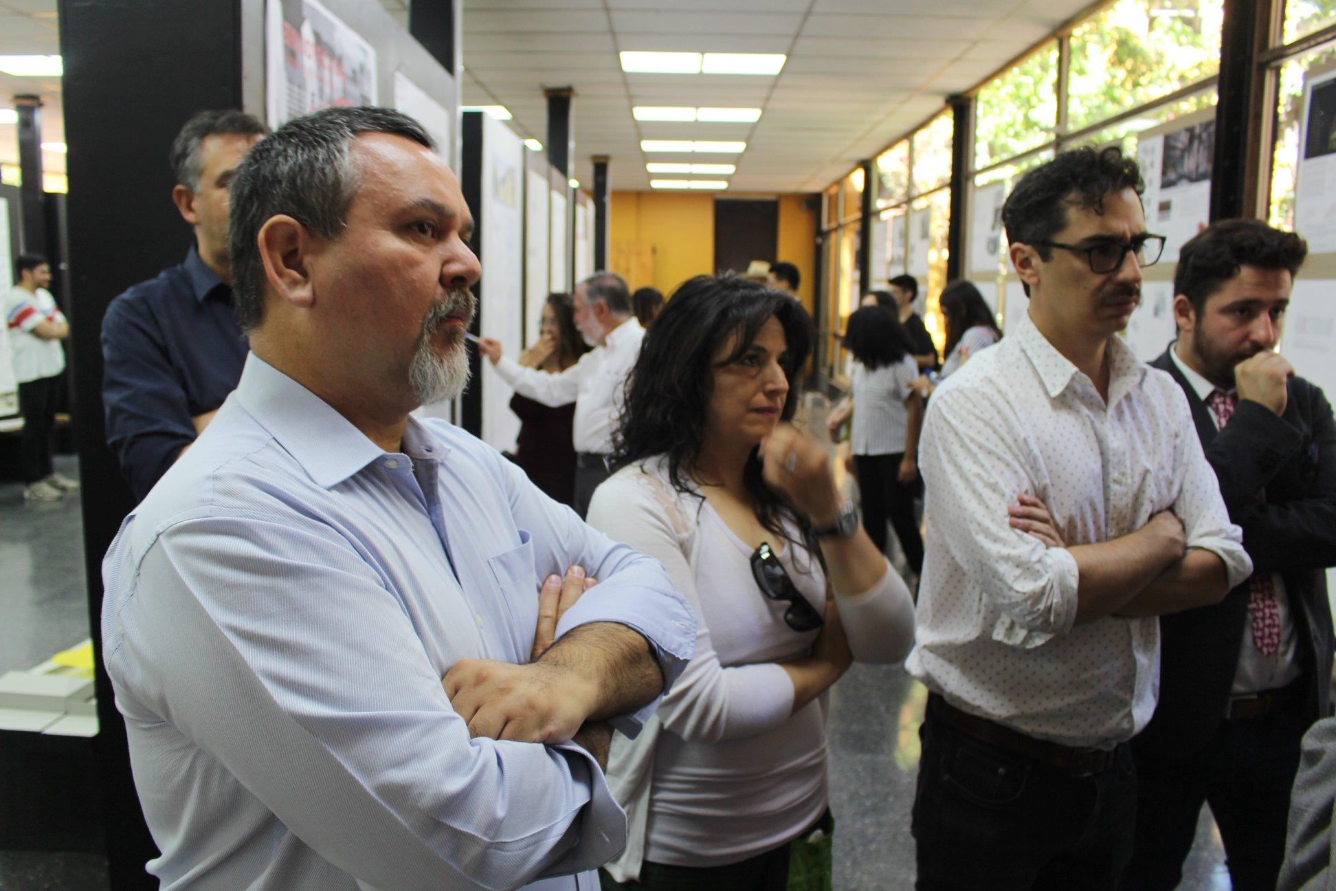 Directores de diferentes unidades y Jefes de Carrera pudieron conocer, en los tres días que duró la expo., el quehacer de estudiantes de Arquitectura y Diseño.