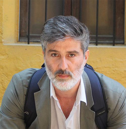 El académico Ernesto López comentó que es un enorme reconocimiento al ser "una revista bastante prestigiosa, y el resto de los miembros del Comité Editorial son personas de muy buen nivel".