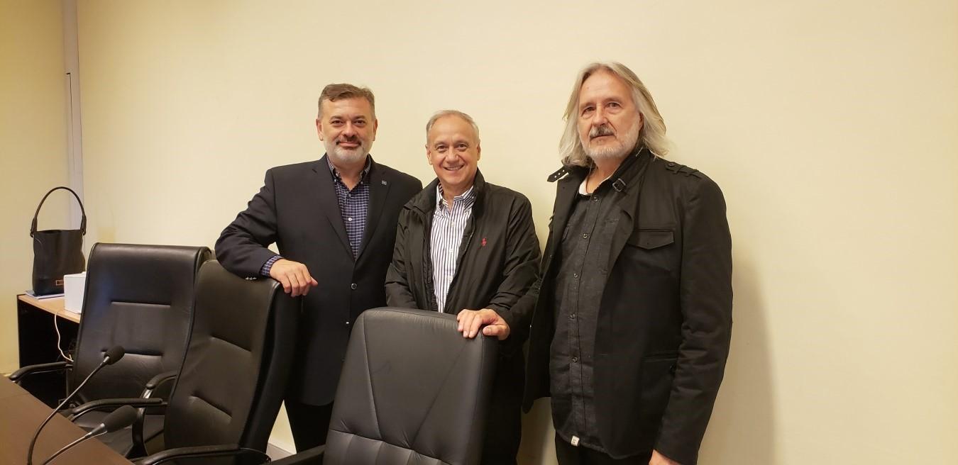 Durante el evento, se desarrollaron tres reuniones en paralelo representadas por el Decano Manuel Amaya, la académica María Eugenia Pallarés y la académica Mariana Rojas.