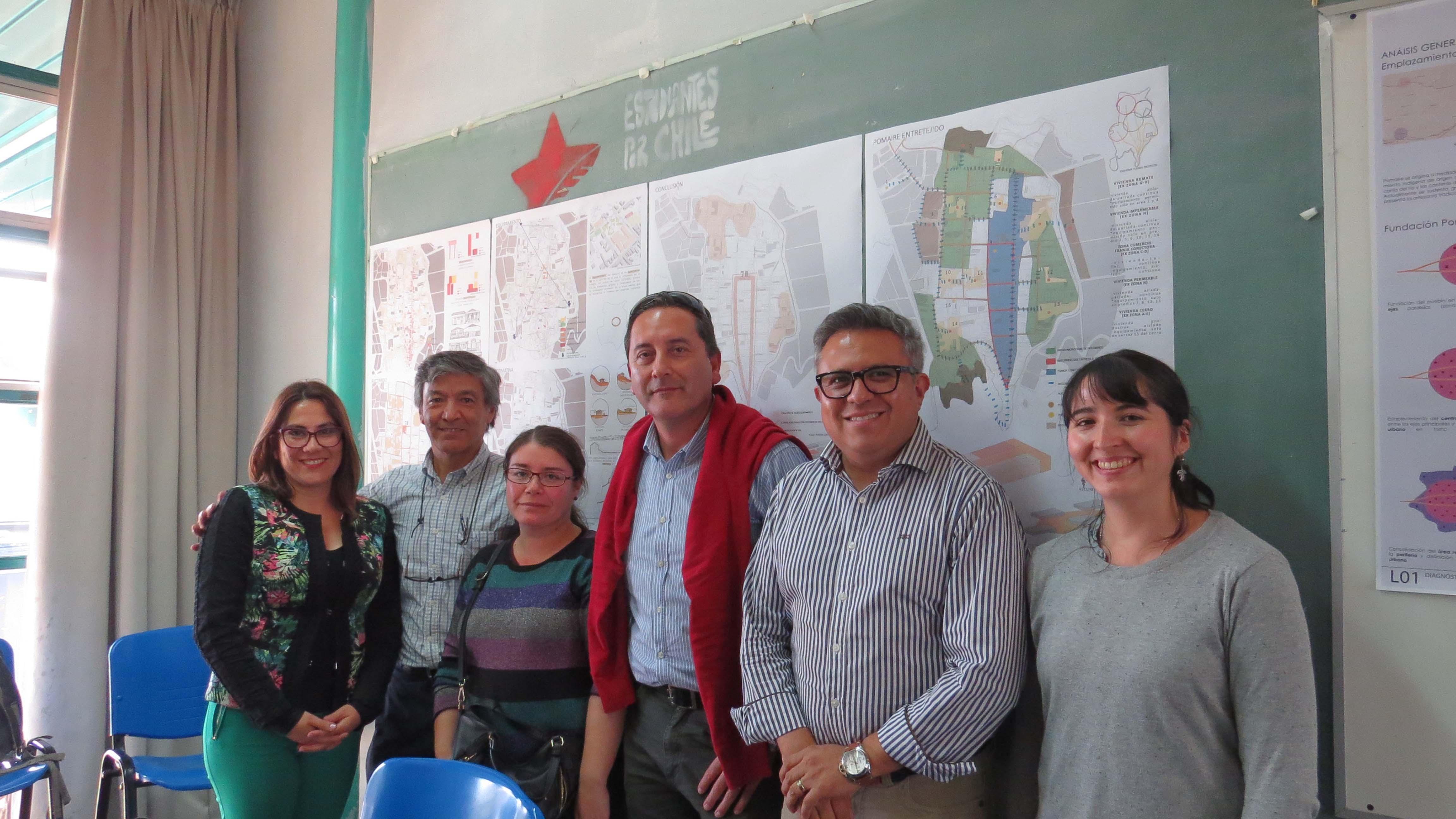 Equipo Docente junto a Directora de Obras , Carmen Luz Galleguillos, Paulo Bahamondes , Jefe Edificación, y Jefa de Urbanismo Ximena Donoso, de la Dirección de Obras de la Municipalidad de Melipilla.