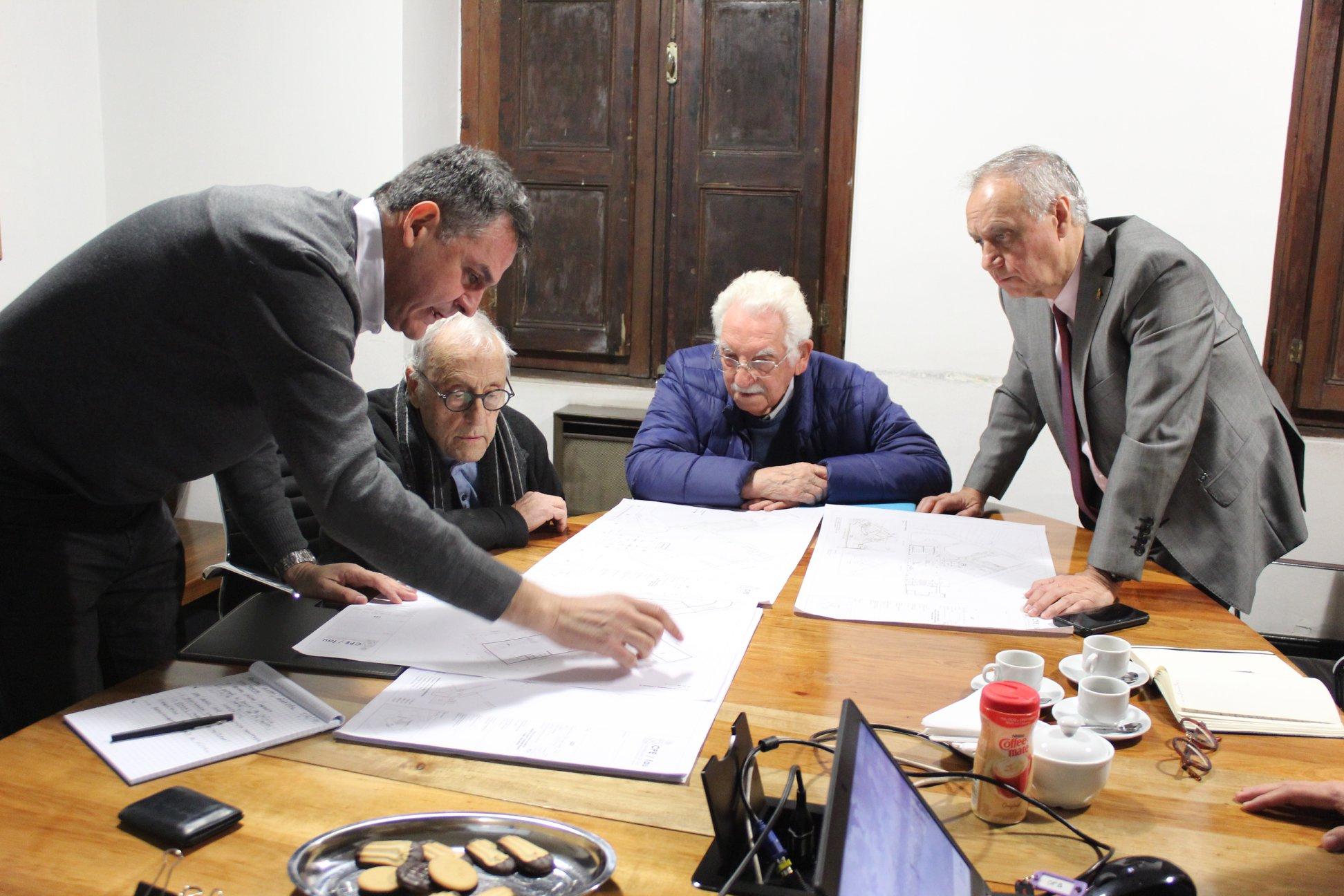 Para el Decano Manuel Amaya, en tanto, la sociabilización del proyecto con profesionales de la categoría de Miguel Lawner y Hugo Gaggero representa el "cierre simbólico de un ciclo".