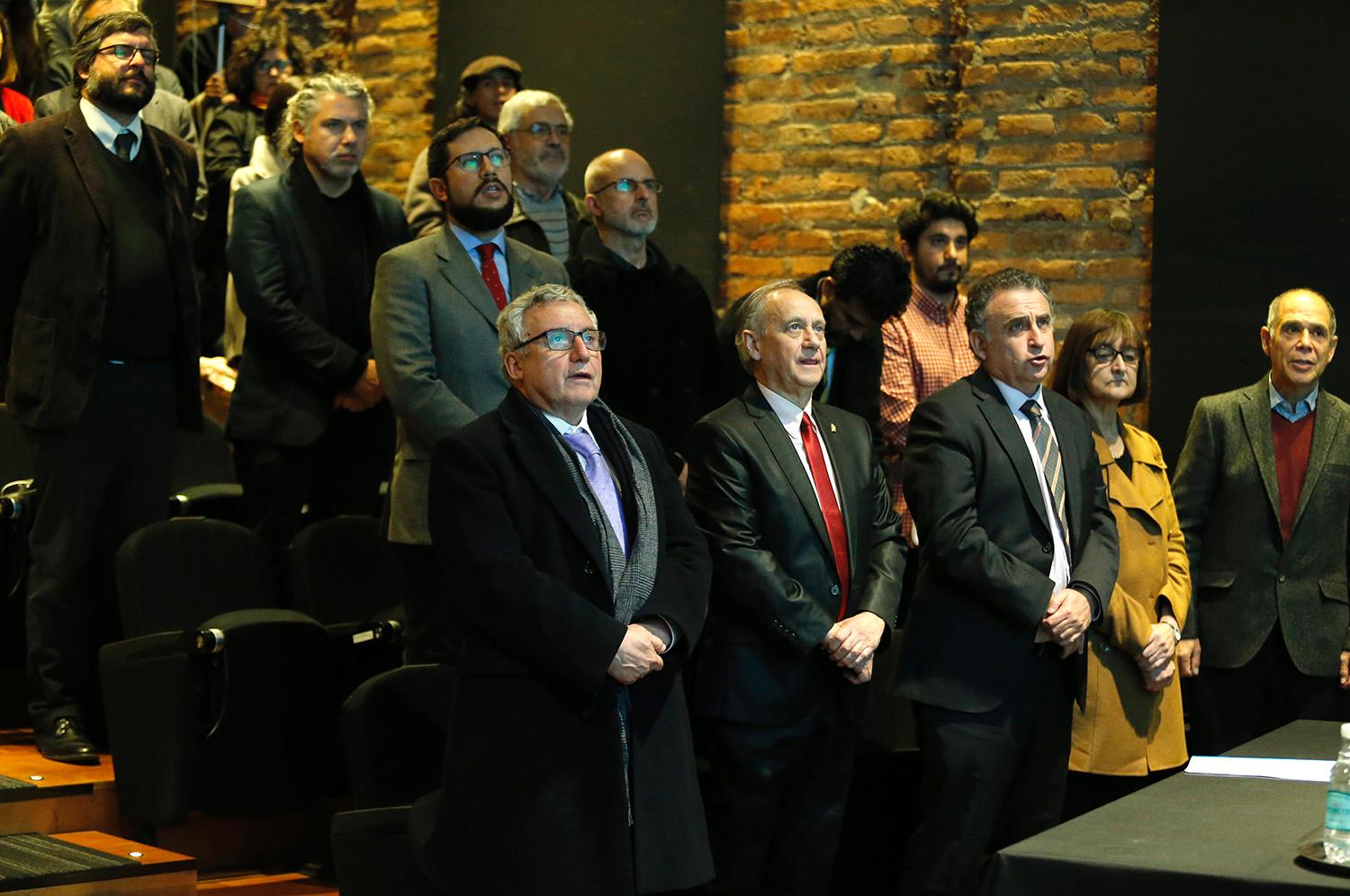 La Cuenta Pública se realizó en presencia del Prorrector Rafael Epstein, Vicerrectores, Decanos de otras Facultades, junto con directivos de las unidades, académicos y académicas.