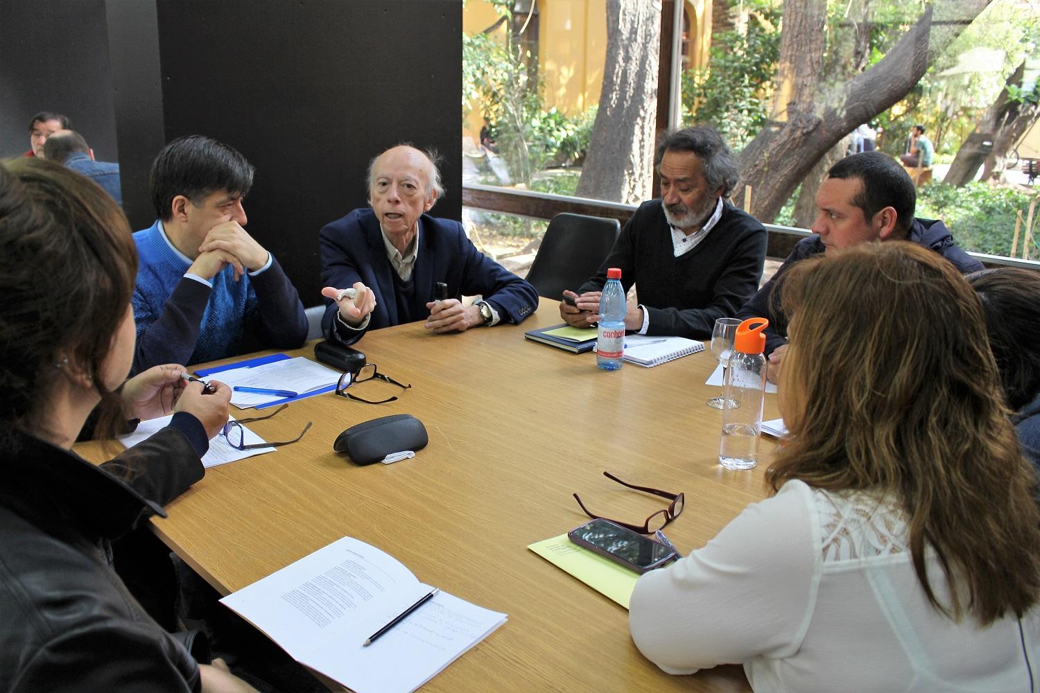 Tras las exposiciones de cada panel se realizaron mesas de trabajo en las que cada docente pudo dar su opinión y hacer su aporte en el área. 