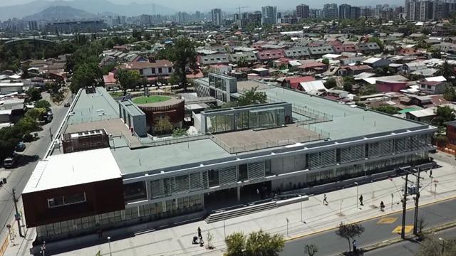 El convenio se firmó entre el Alcalde de la comuna de Pedro Aguirre Cerda (PAC) y el Decano FAU Prof. Manuel Amaya. En la imagen la Municipalidad de PAC.