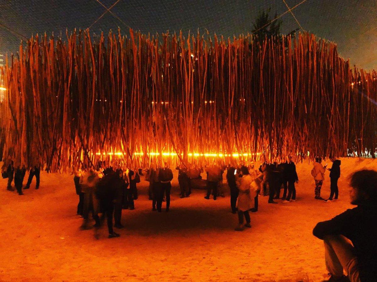 Cada expositor dio a conocer sus diversas obras, experiencias y recorridos hechos. En la imagen la instalación La Luz del Cochayuyo en el parque Araucano del arquitecto Domingo Arancibia.