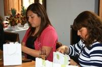 Secretarias en pequeña ceremonia de celebración