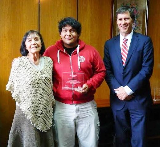 Felipe Sepúlveda, estudiante de 5º año de la Facultad de Ciencias Veterinarias y Pecuarias viajará a la Universidad Autónoma de México a perfeccionarse en cirugía en pequeños animales.  