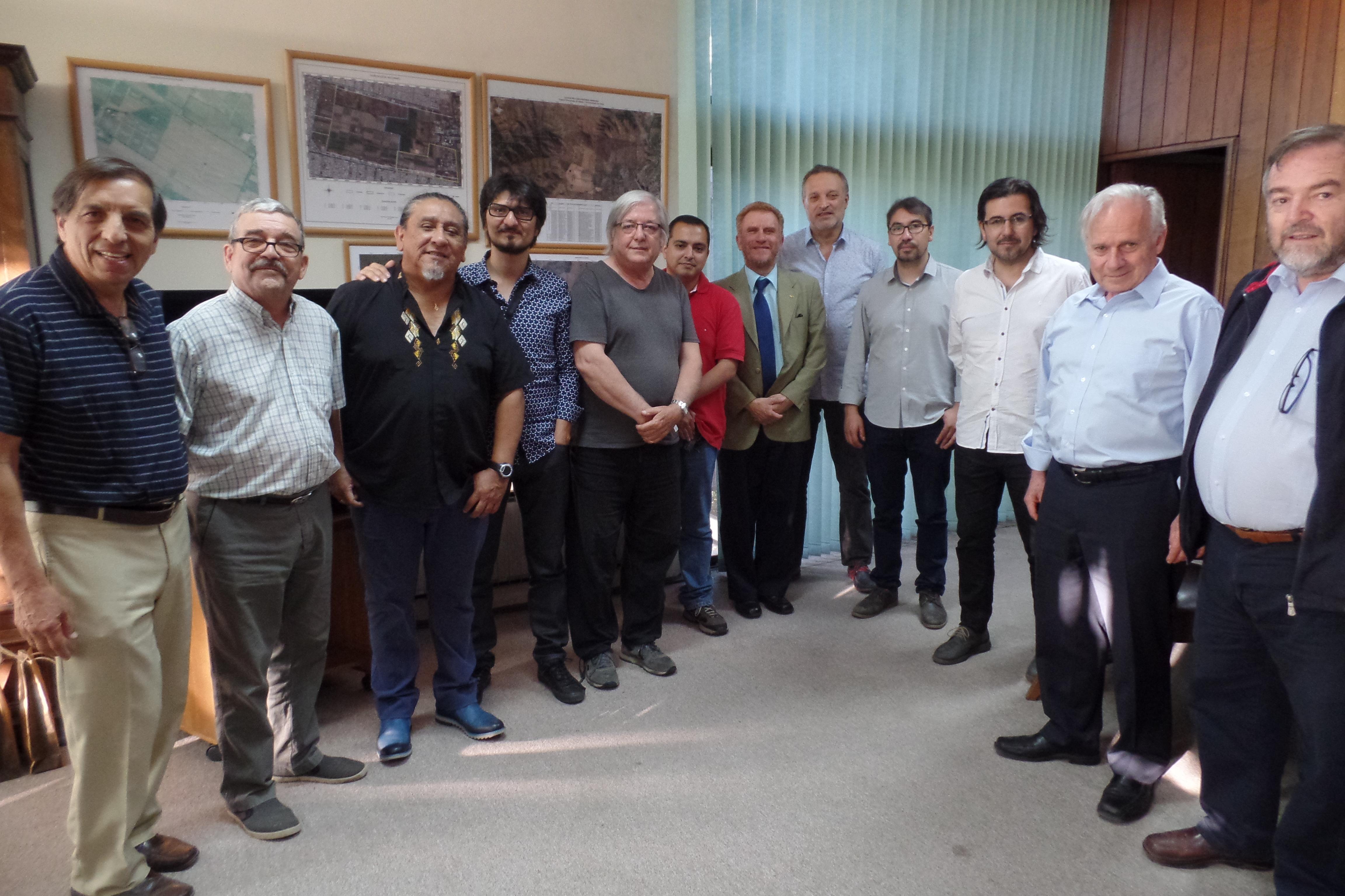 Las autoridades de Campus Sur recibieron a la agrupación Inti Illimani.