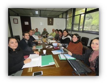 La Comisión de Evaluación Curricular reúne a académicos, estudiantes, autoridades y profesionales especializados  del área de la educación. 