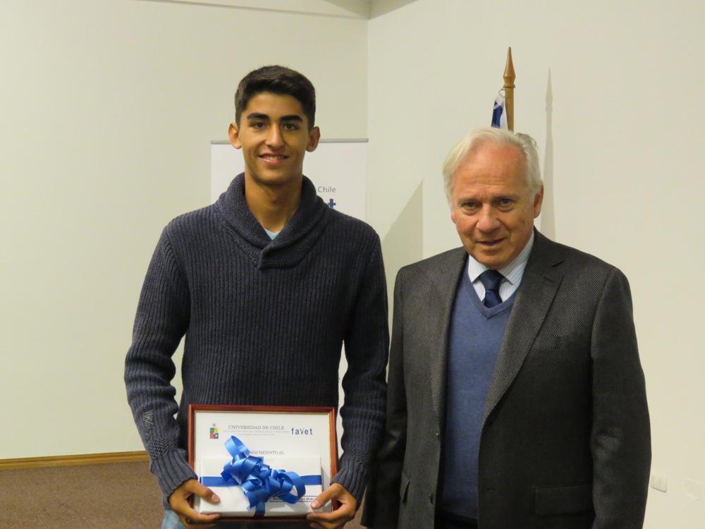 El Decano de la Facultad de Ciencias Agronómicas, Roberto Neira, también participó del aniversario y de la entrega de diplomas.