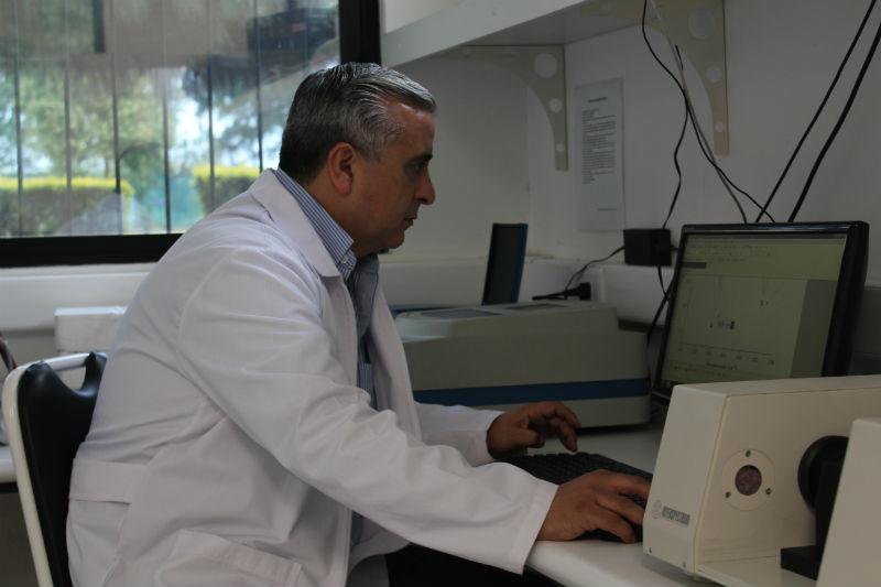 Andrónico Neira-Carrillo, académico de la Facultad de Ciencias Veterinarias y Pecuarias (FAVET) de la Universidad de Chile.