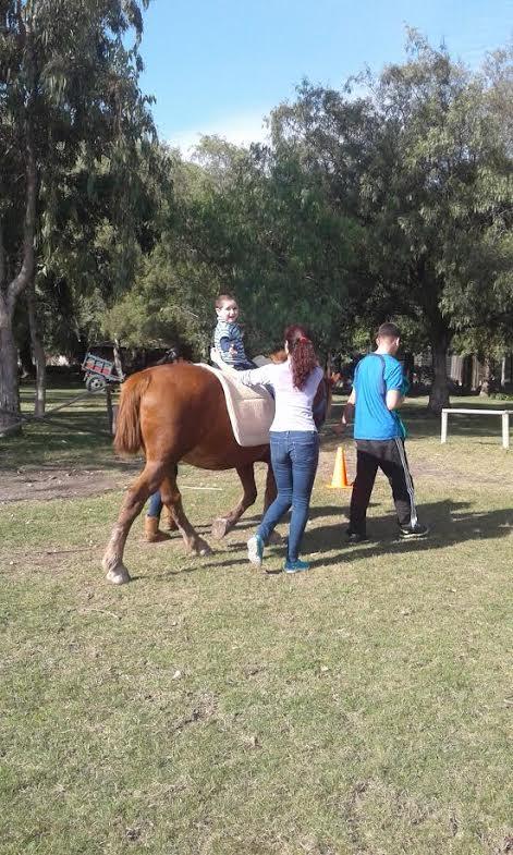 Con este proyecto, el Centro de Terapias Asistidas de Mundo Granja está cumpliendo con su objetivo de entregar rehabilitación integral a los niños, niñas y jóvenes en situación económica vulnerable.