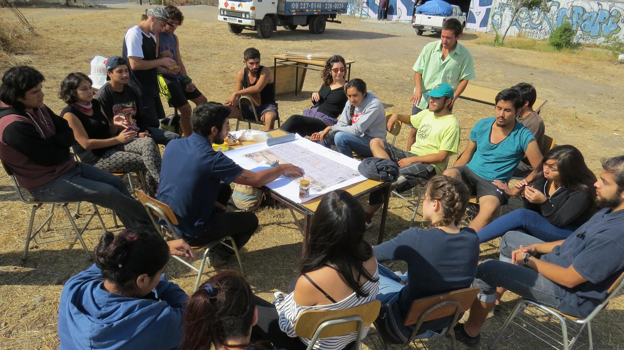 El curso busca rescatar la diversidad de saberes e identidades locales del territorio y la vinculación de la Universidad con su realidad desde un enfoque participativo.