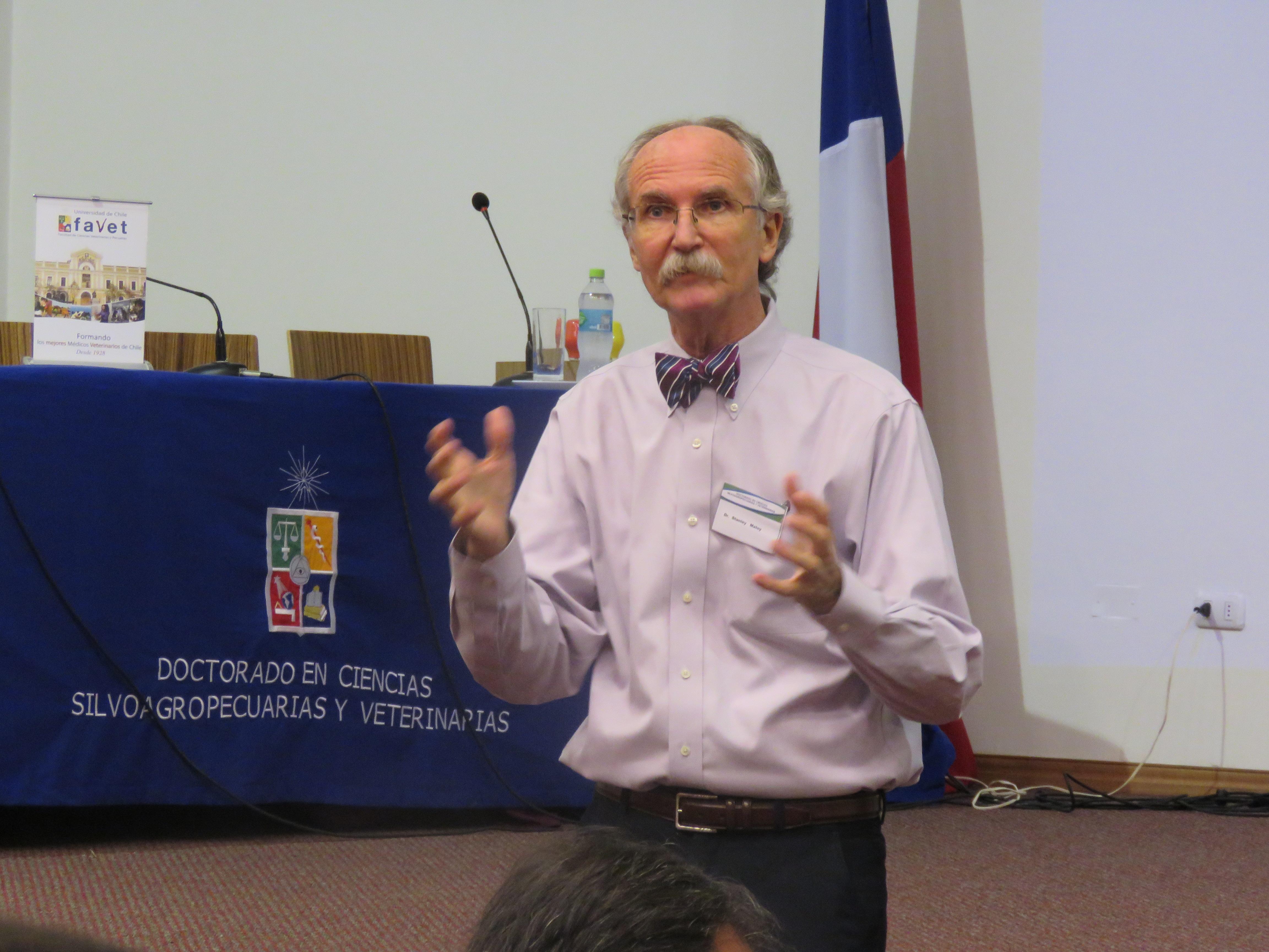 El Decano Santiago Urcelay, de la Facultad de Ciencias Veterinarias y Pecuarias y Decano Coordinador del Comité Directivo del Campus Sur inauguró las Jornadas.