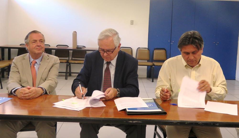 Participaron directivos de la Facultad de Ciencias Vterinarias y Pecuarias, en la imagen el Prof- José Acosta 