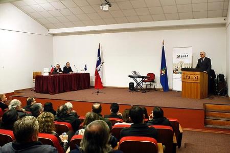 El decano saliente, Profesor Santiago Urcelay, en su discurso agradeció a toda la Facultad de Ciencias Veterinarias y Pecuarias.